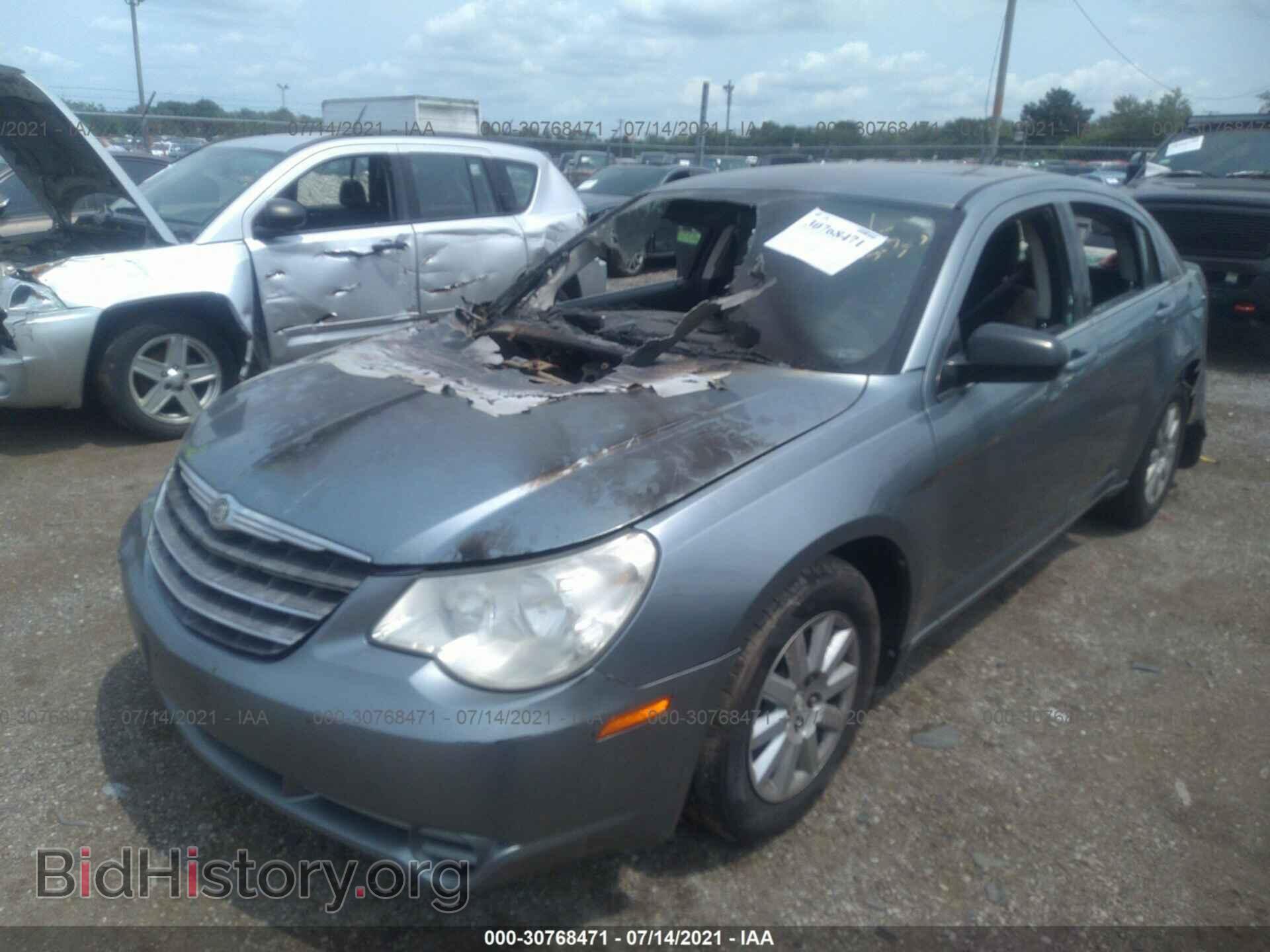 2010 CHRYSLER SEBRING - VIN: 1C3CC4FB2AN163049 - Фото 2