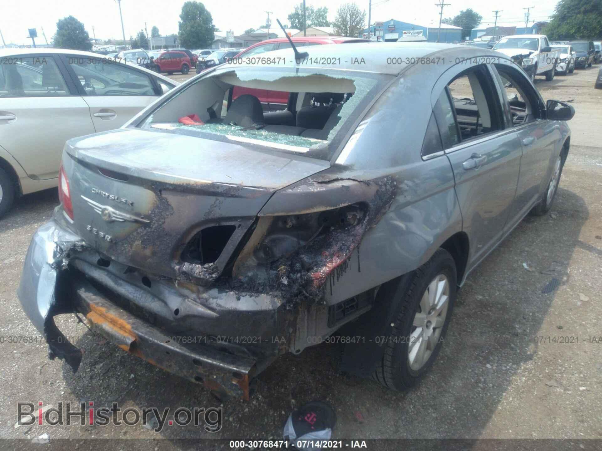 2010 CHRYSLER SEBRING - VIN: 1C3CC4FB2AN163049 - Фото 4