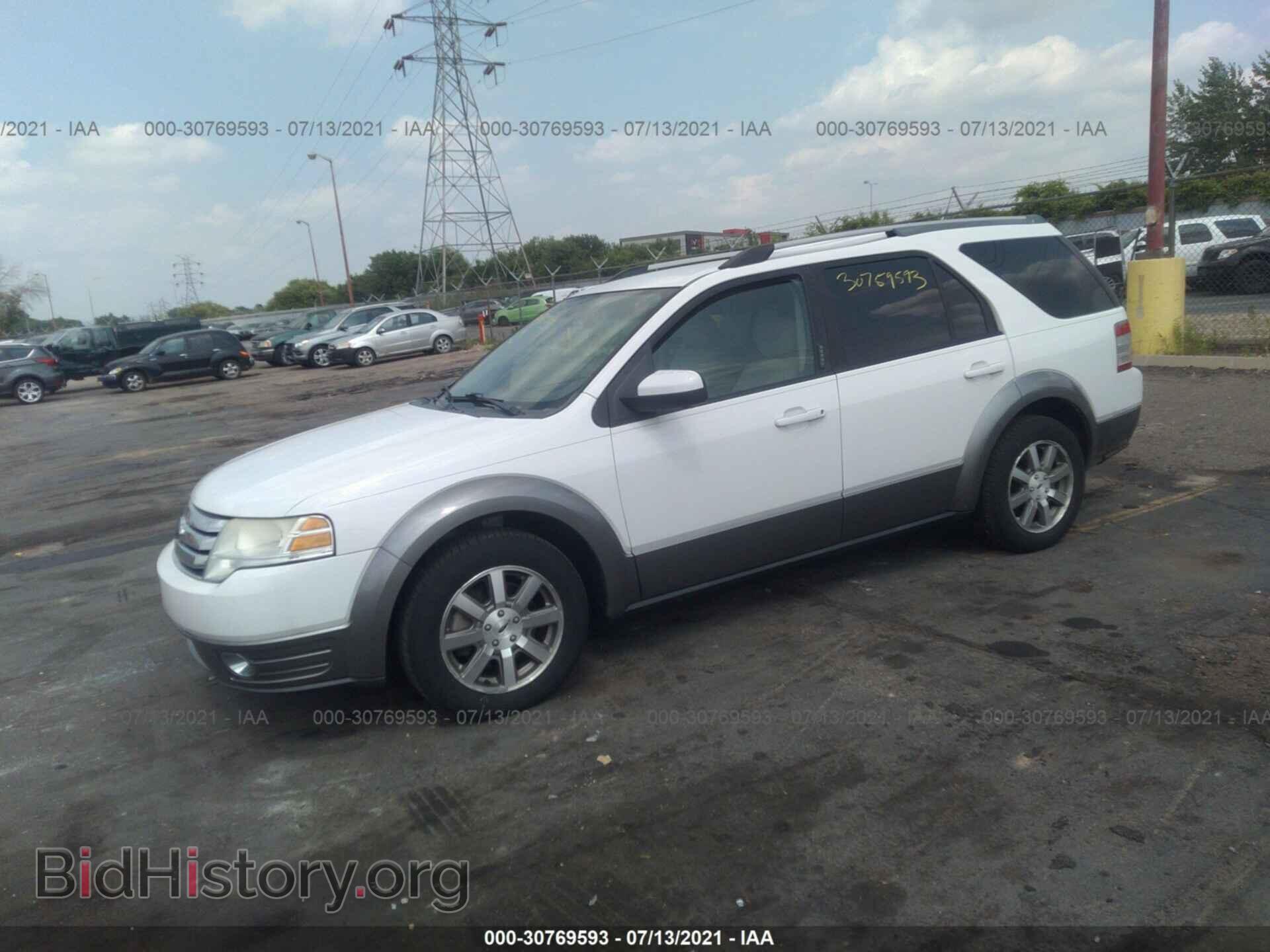 2008 FORD TAURUS X - VIN: 1FMDK05W48GA39214 - Фото 2