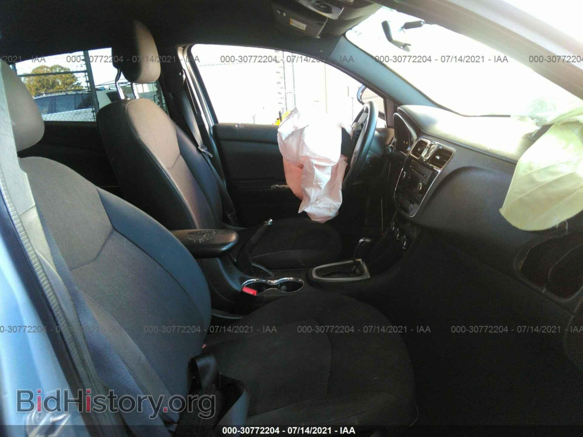 2013 CHRYSLER 200 - VIN: 1C3CCBBB8DN606061 - Photo 5