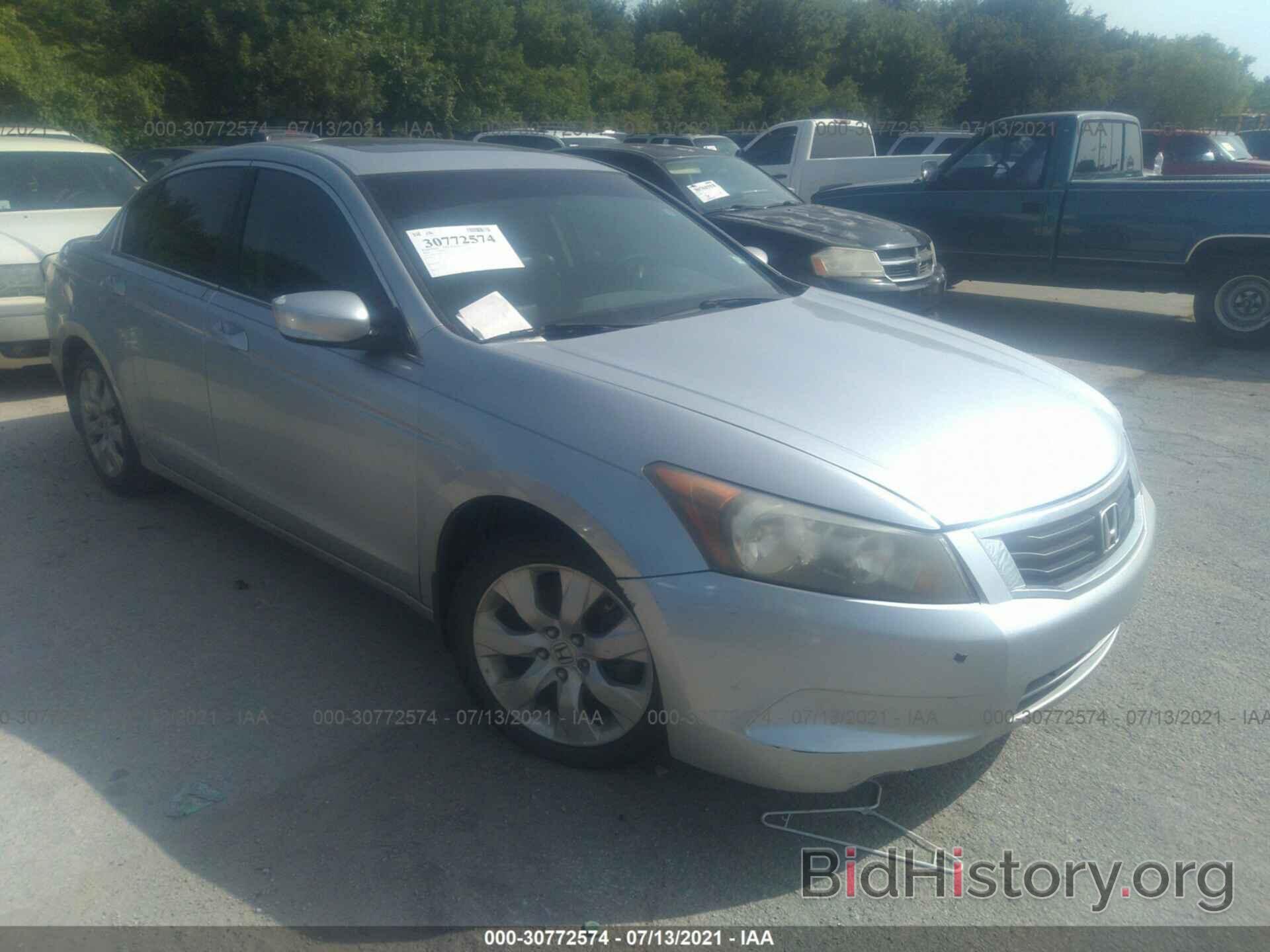 Photo 1HGCP2F86AA186108 - HONDA ACCORD SDN 2010