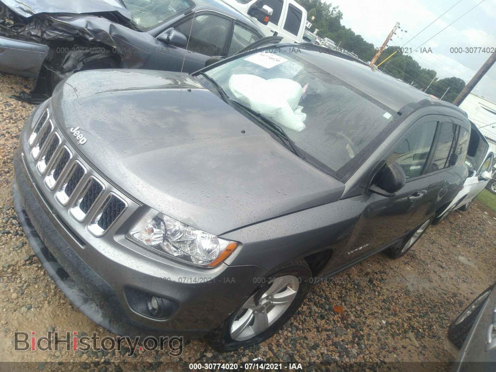 2013 JEEP COMPASS - VIN: 1C4NJCEB2DD255200 - Photo 2