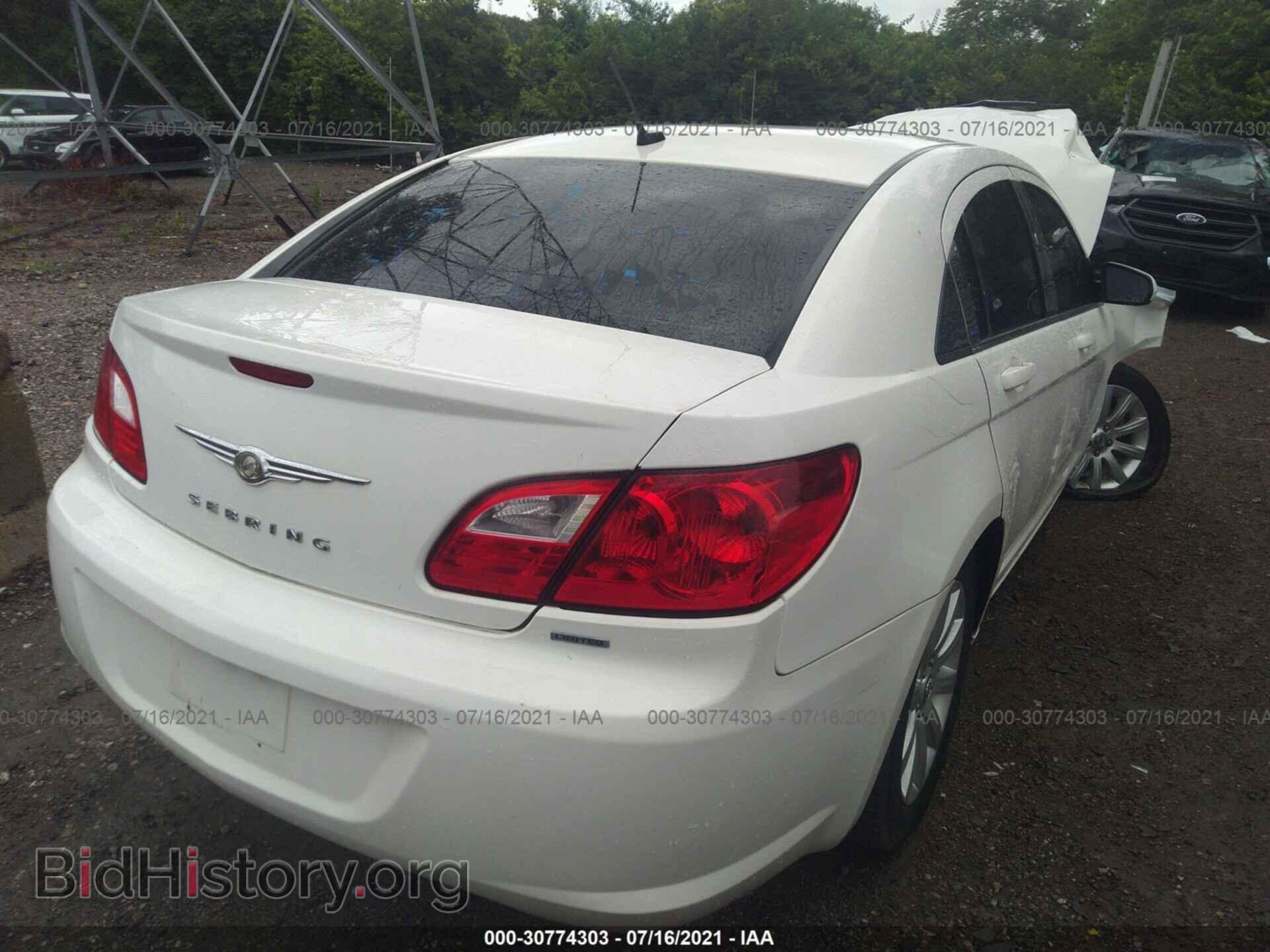 2010 CHRYSLER SEBRING - VIN: 1C3CC5FB0AN212710 - Фото 4