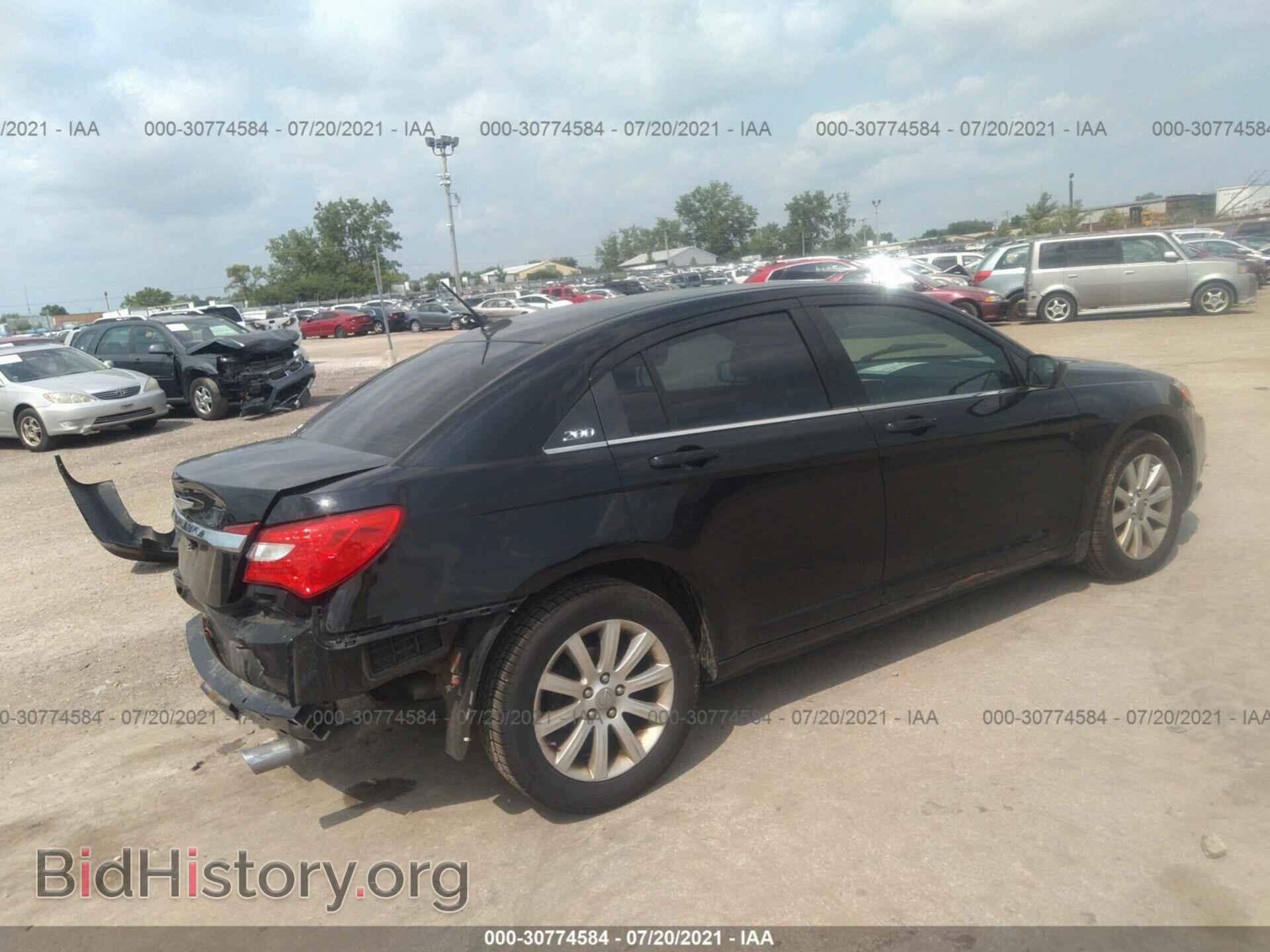 2011 CHRYSLER 200 - VIN: 1C3BC1FG8BN550146 - Фото 4