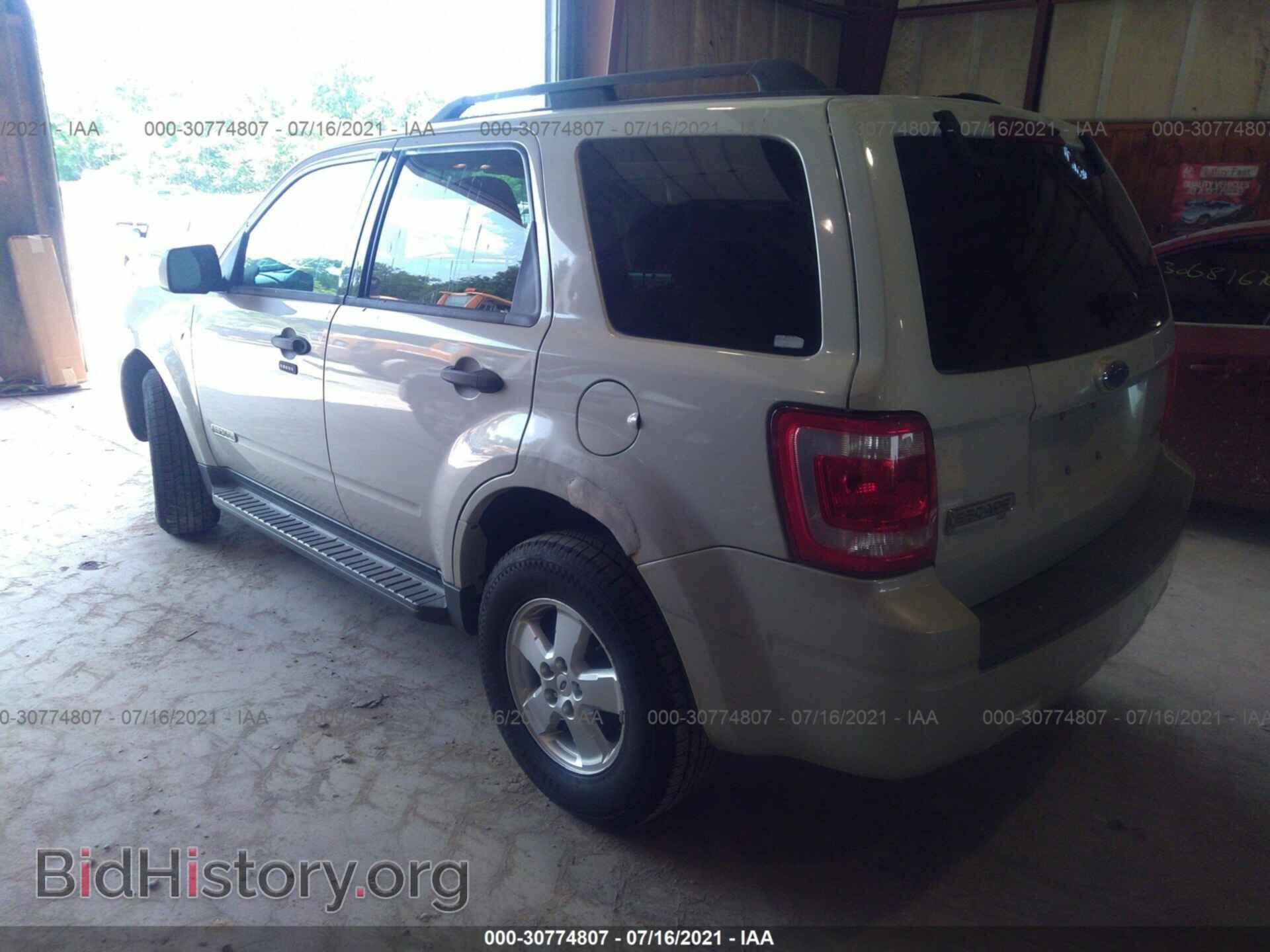 2008 FORD ESCAPE - VIN: 1FMCU93128KB46437 - Фото 3