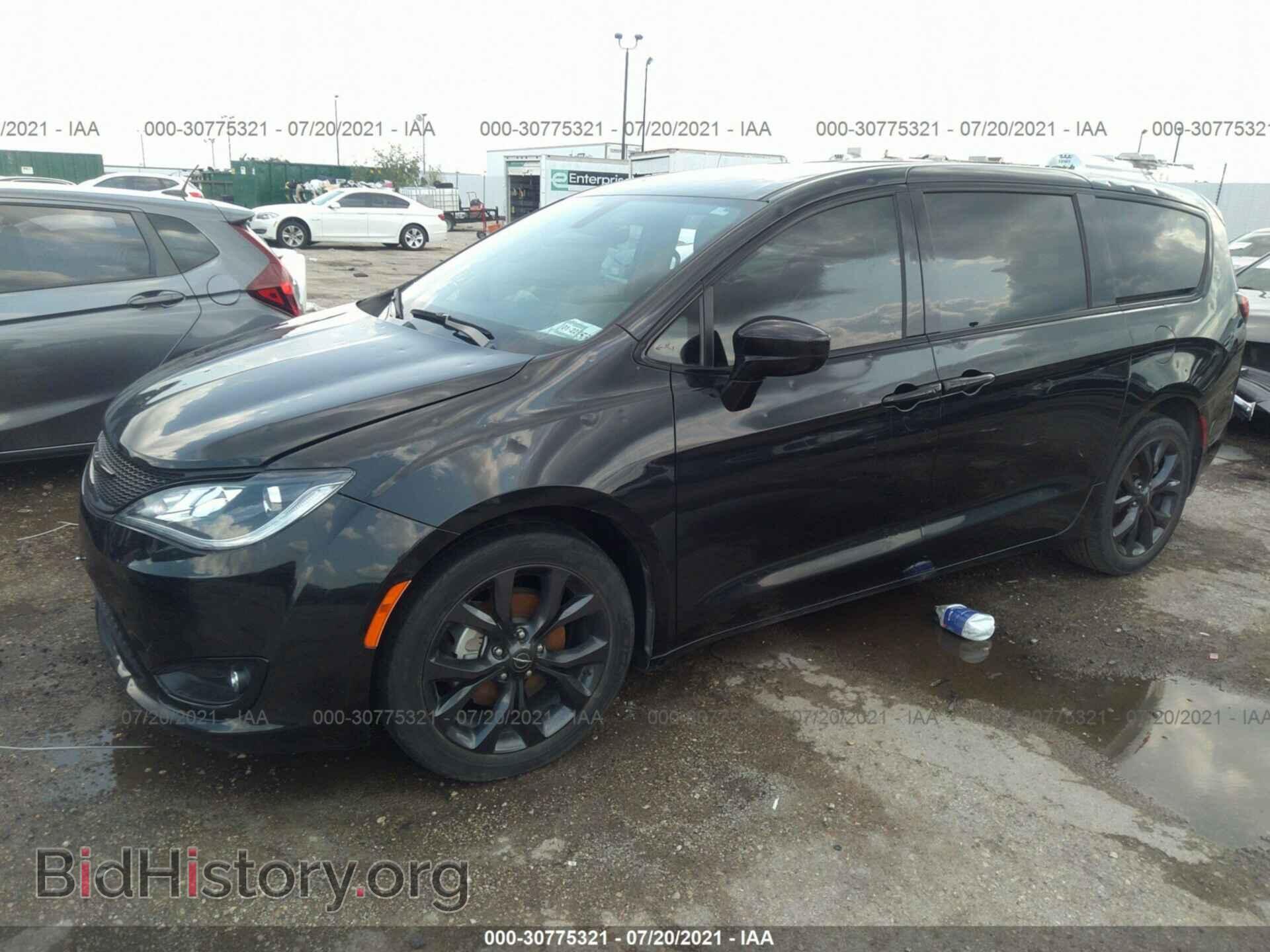 2019 CHRYSLER PACIFICA - VIN: 2C4RC1FG1KR583437 - Фото 2