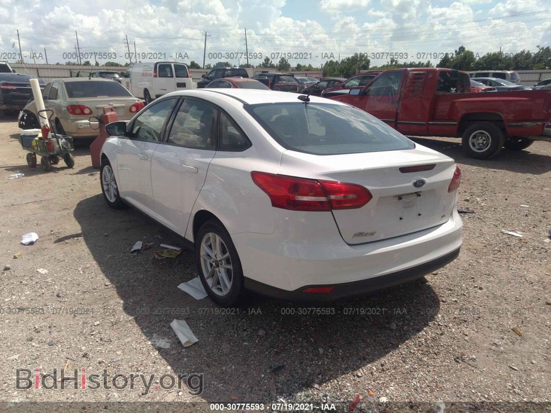 2017 FORD FOCUS - VIN: 1FADP3F2XHL254130 - Фото 3