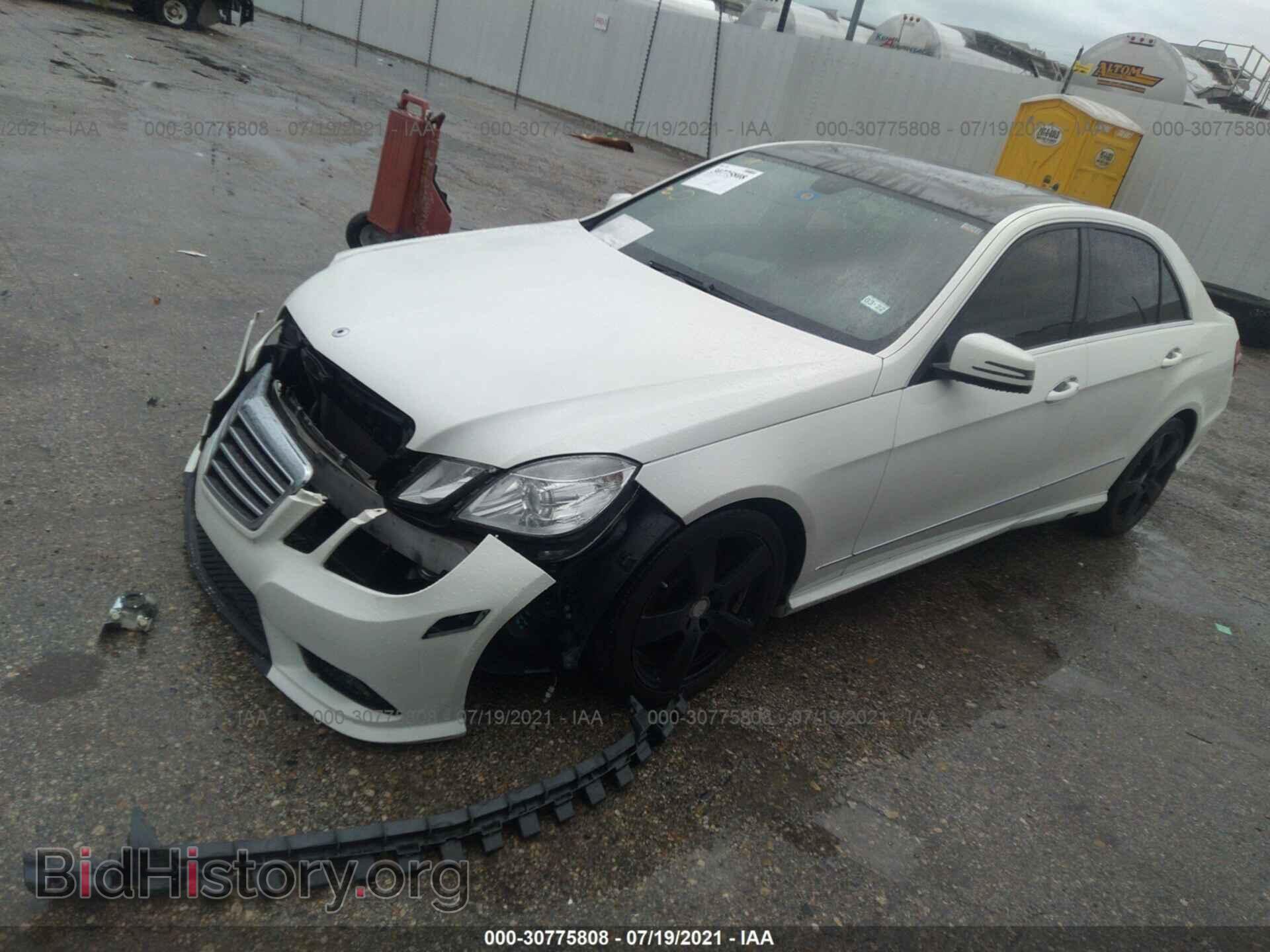 2011 MERCEDES-BENZ E-CLASS - VIN: WDDHF8HB5BA469657 - Фото 2