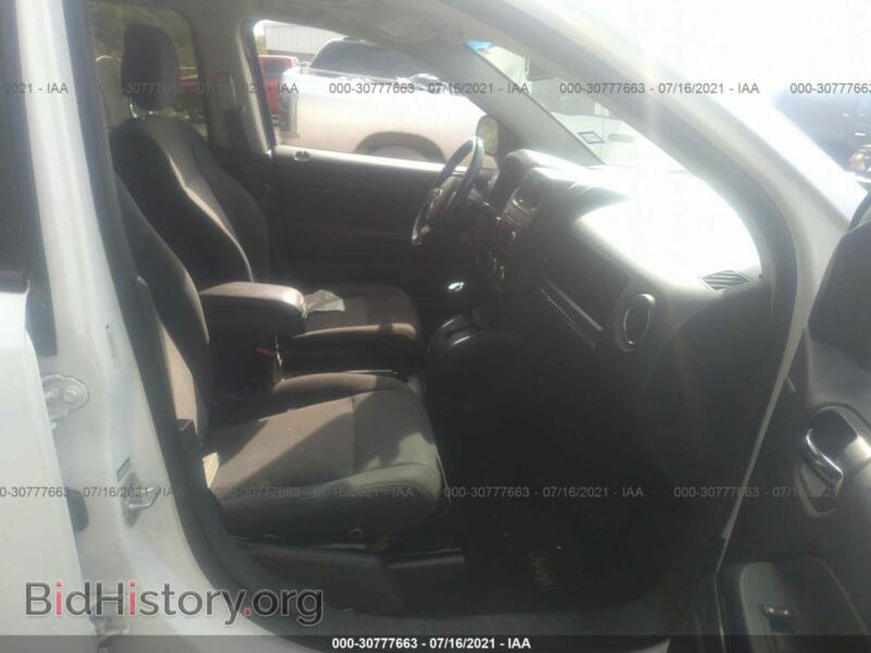 2012 Jeep COMPASS (VIN 1C4NJDAB7CD574795) — фото 5 из 11