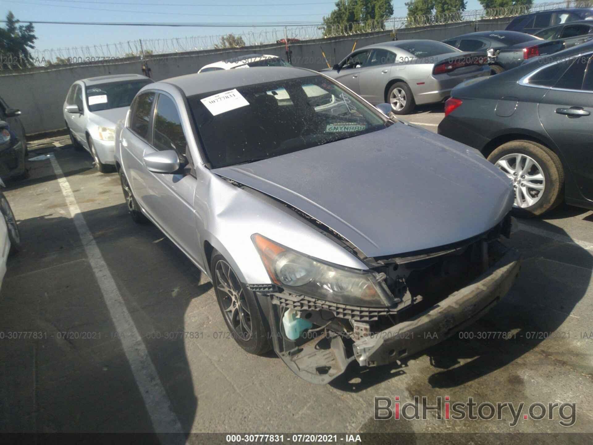 Photo 1HGCP2F36AA127189 - HONDA ACCORD SDN 2010