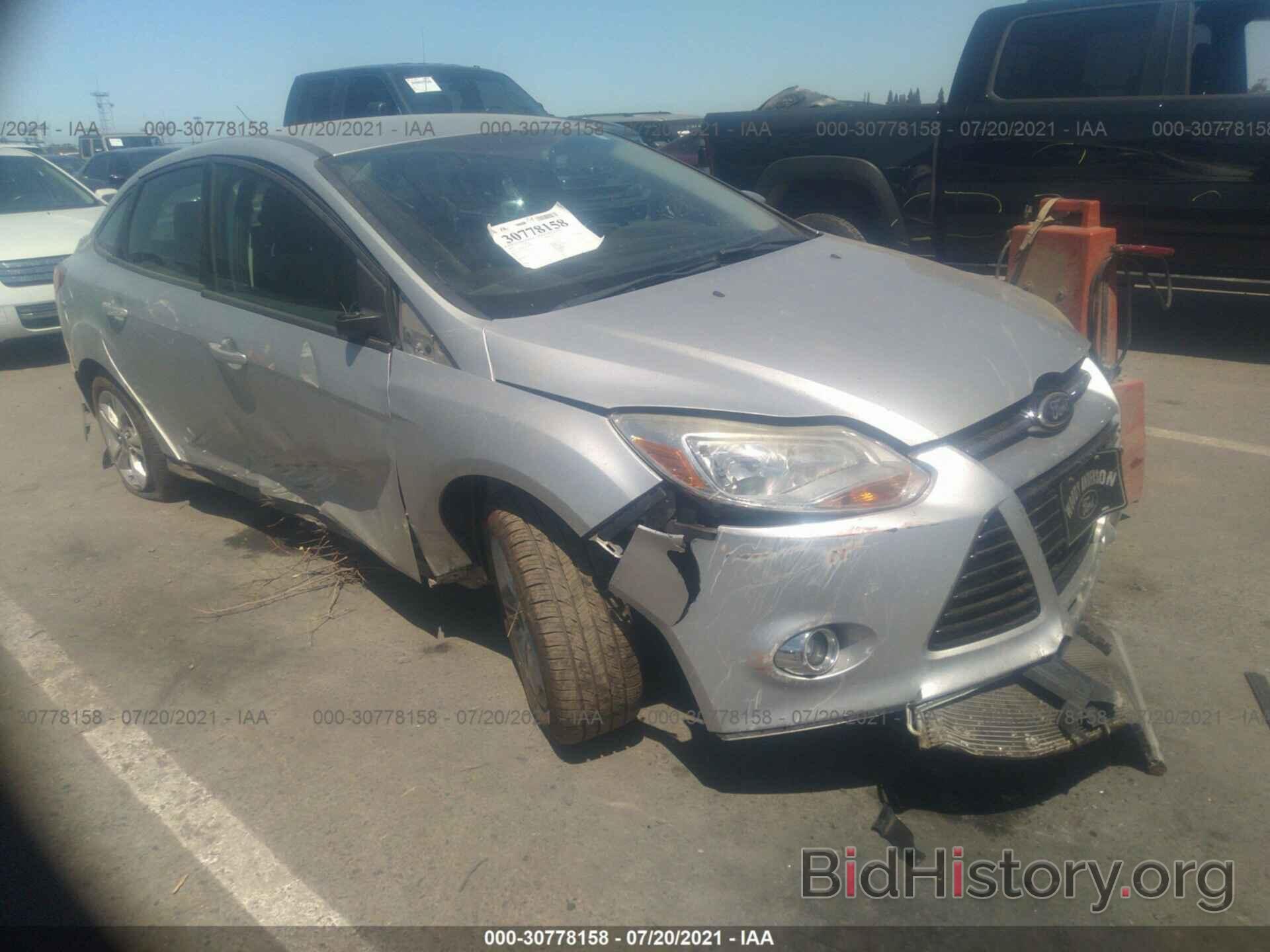 Photo 1FAHP3F27CL380861 - FORD FOCUS 2012