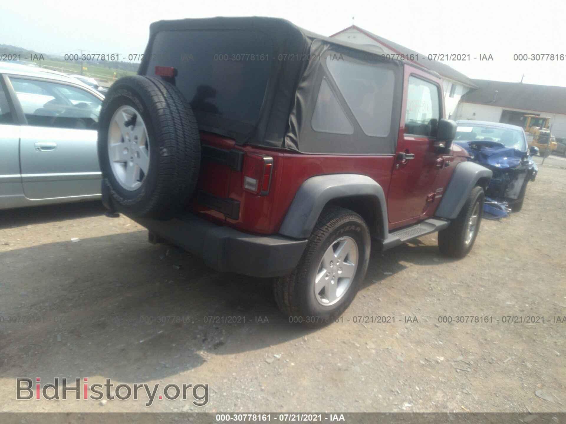 2011 JEEP WRANGLER - VIN: 1J4AA2D12BL566642 - Фото 4