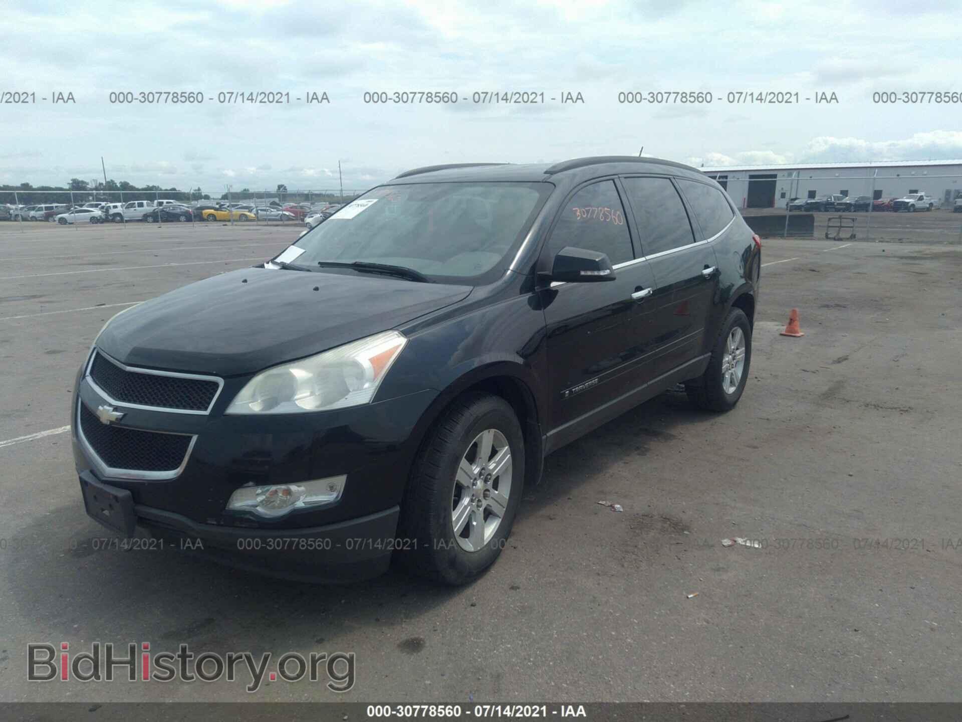2009 CHEVROLET TRAVERSE - VIN: 1GNER23D39S134595 - Фото 2