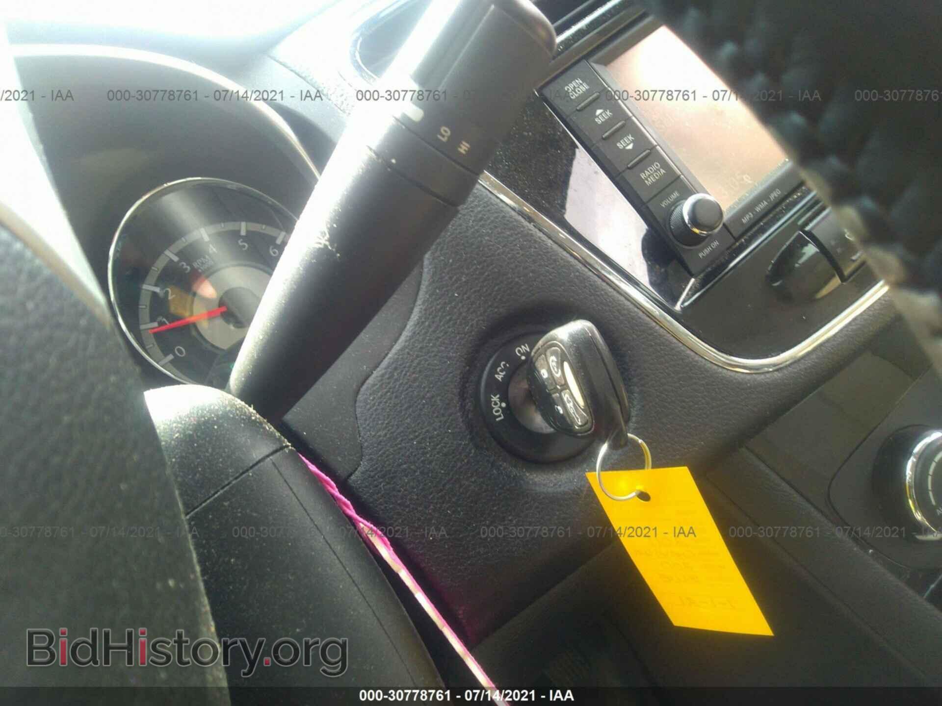 2011 CHRYSLER 200 - VIN: 1C3BC2FG2BN623114 - Фото 11