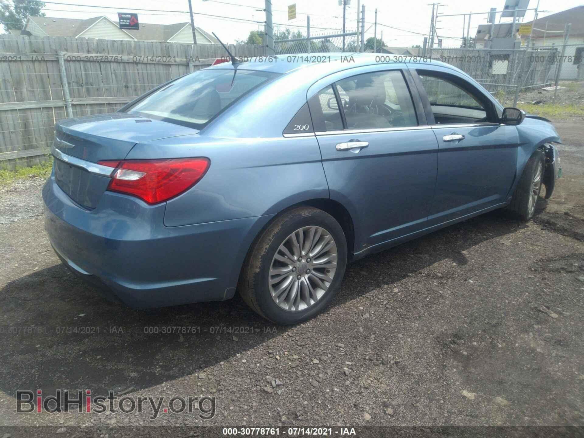 2011 CHRYSLER 200 - VIN: 1C3BC2FG2BN623114 - Фото 4