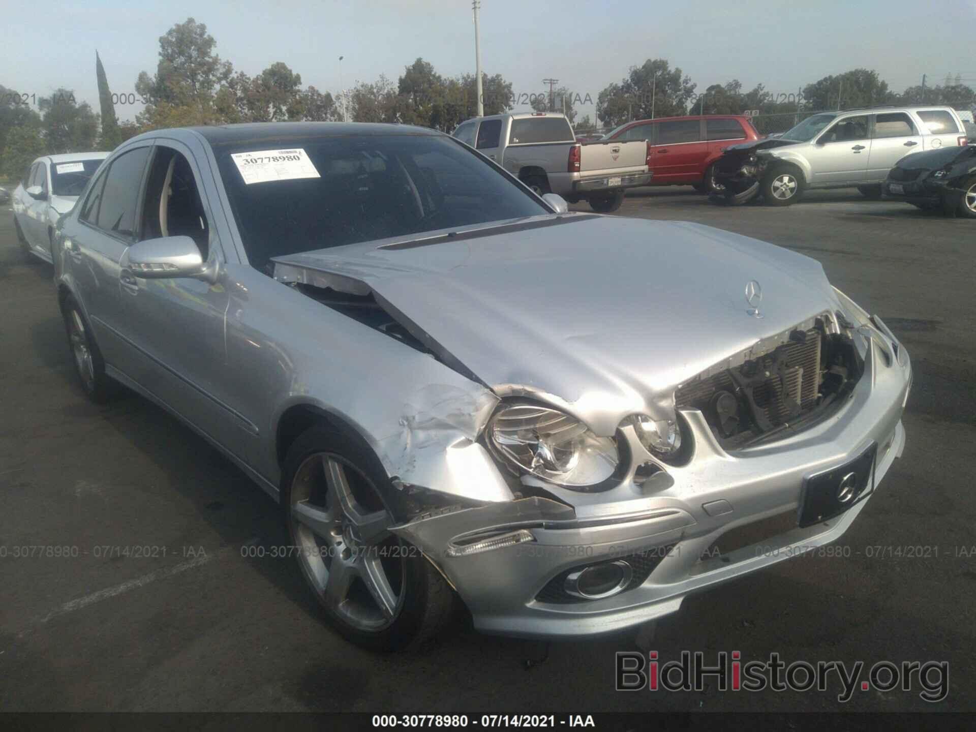 Photo WDBUF72X39B411296 - MERCEDES-BENZ E-CLASS 2009