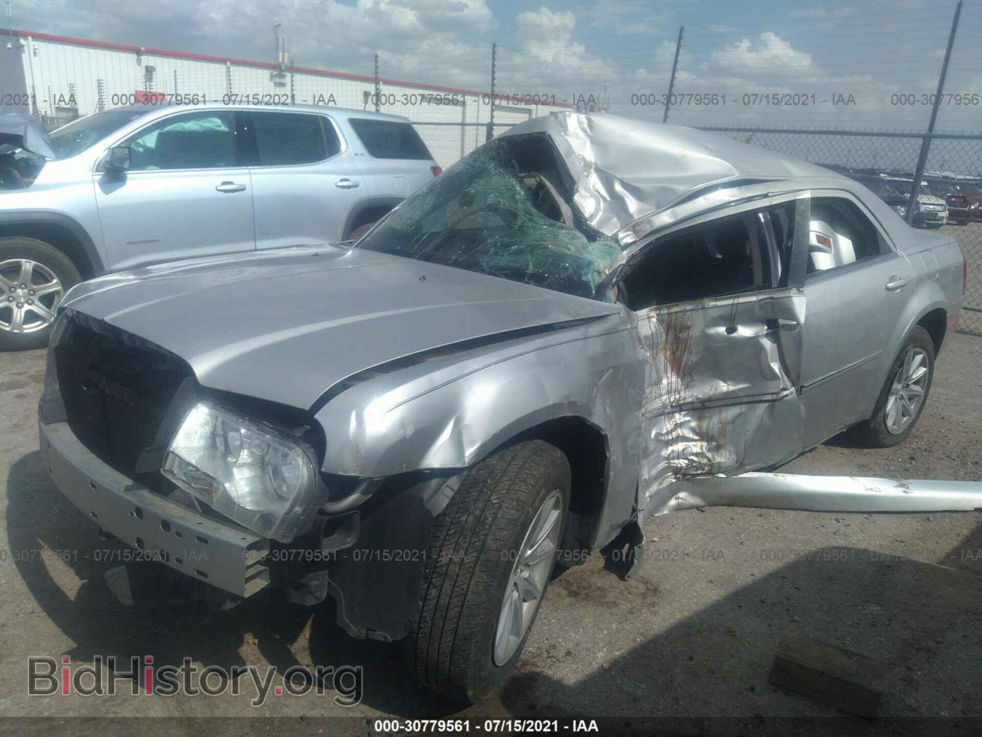 2008 CHRYSLER 300 - VIN: 2C3KA43R18H209475 - Фото 6
