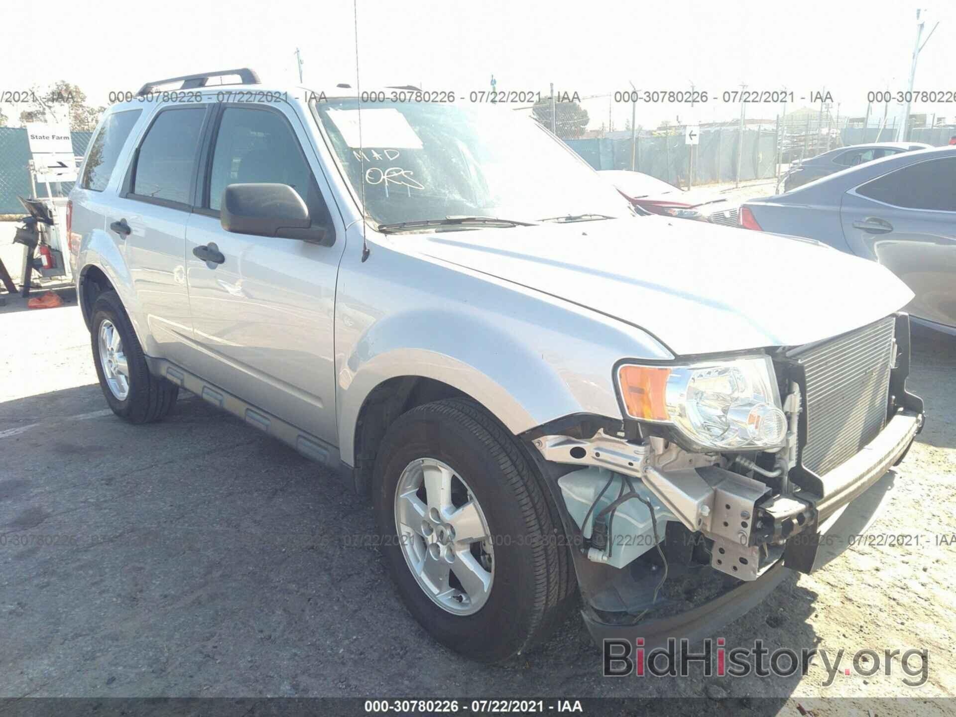 Photo 1FMCU0D70AKD11437 - FORD ESCAPE 2010