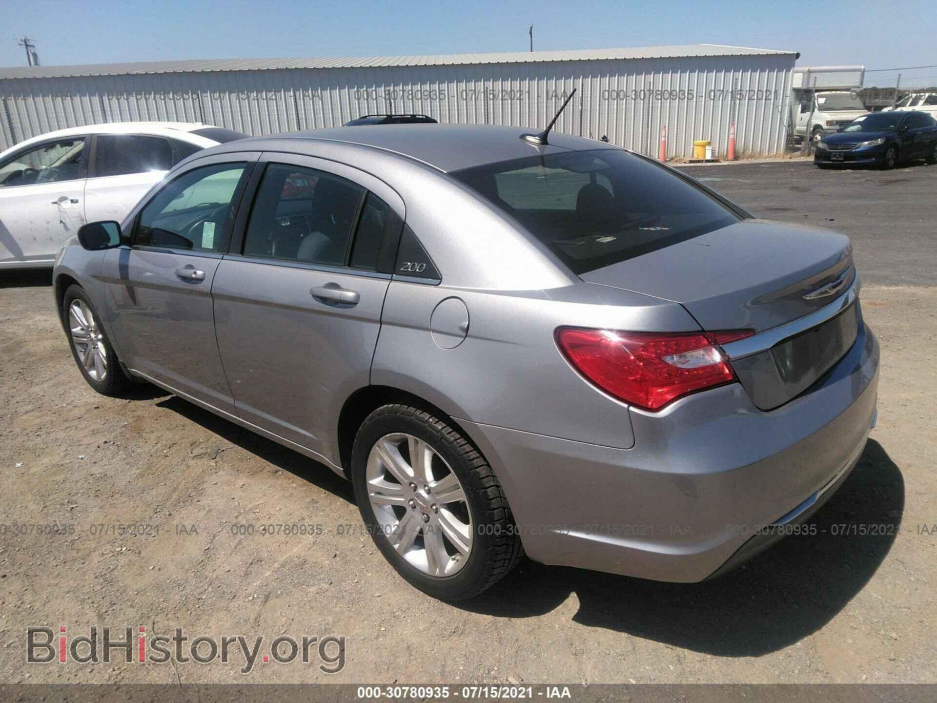 2013 CHRYSLER 200 - VIN: 1C3CCBAB1DN639906 - Фото 3