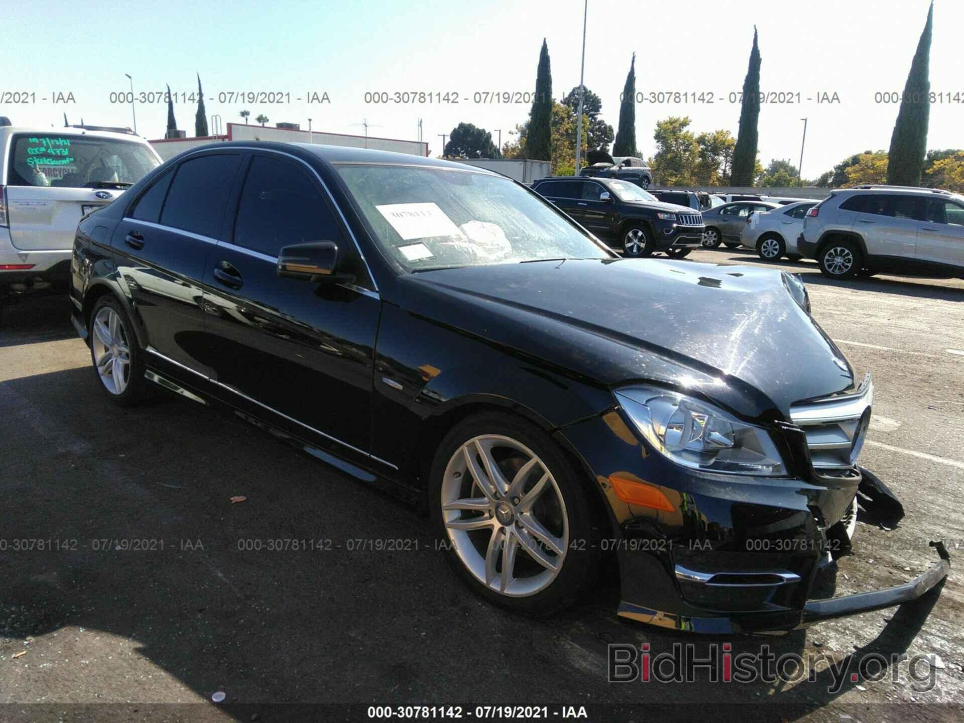 Photo WDDGF4HB8CR218042 - MERCEDES-BENZ C-CLASS 2012