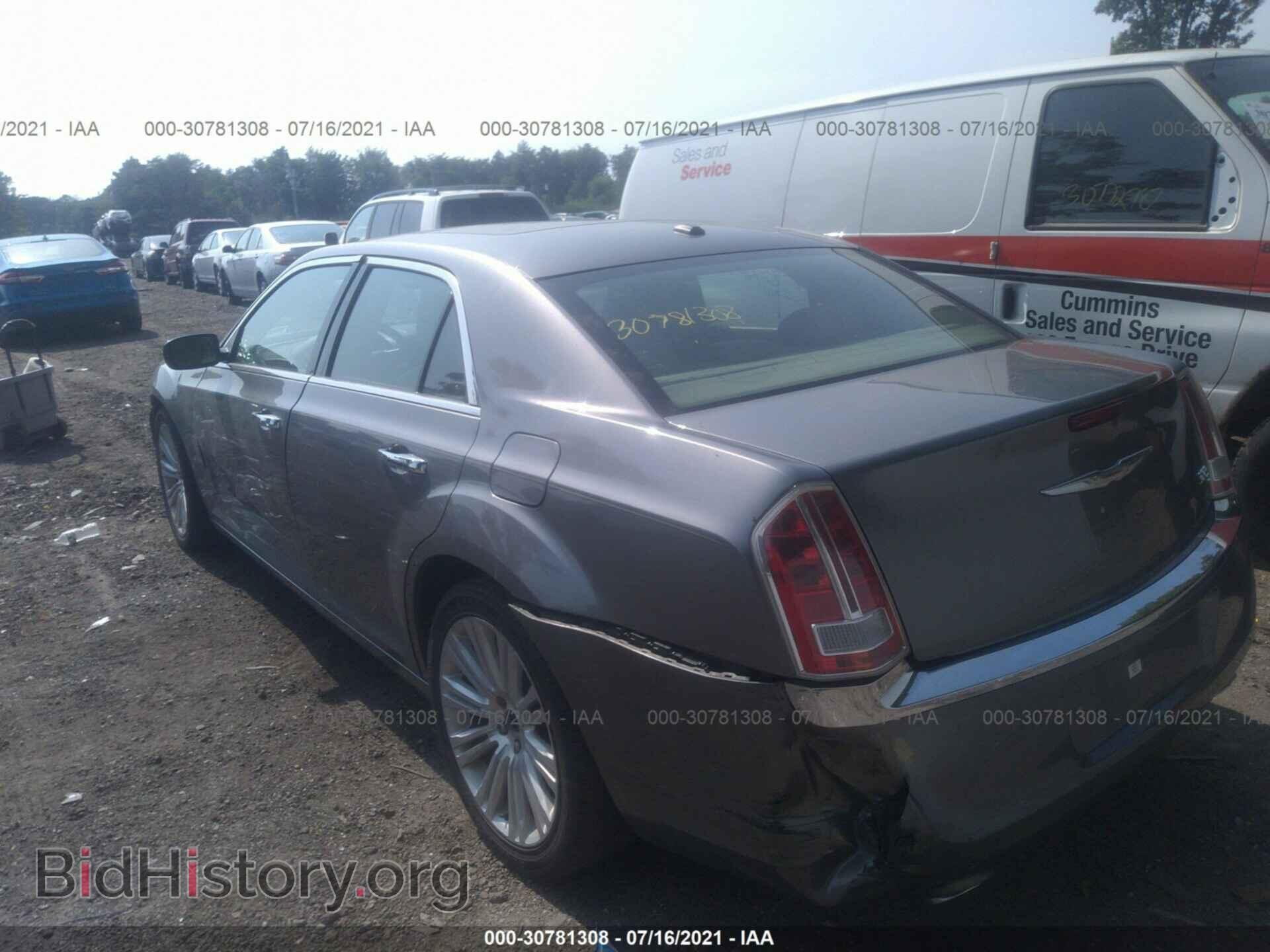 2011 CHRYSLER 300 - VIN: 2C3CA6CT1BH582499 - Фото 3