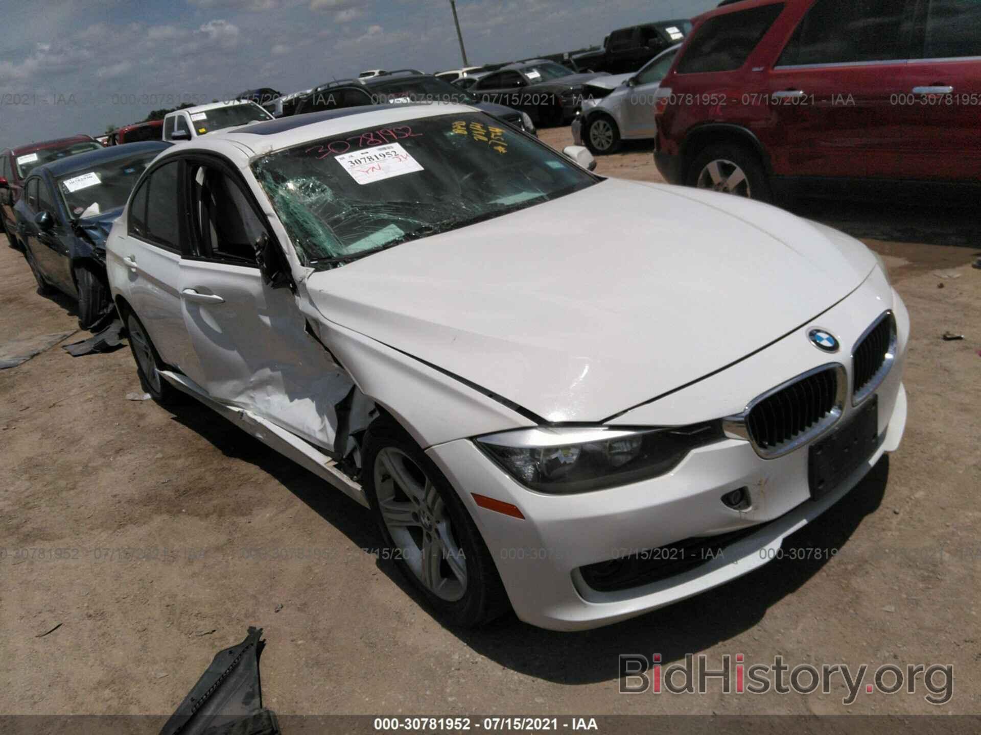 Photo WBA3A5C57DF355536 - BMW 3 SERIES 2013