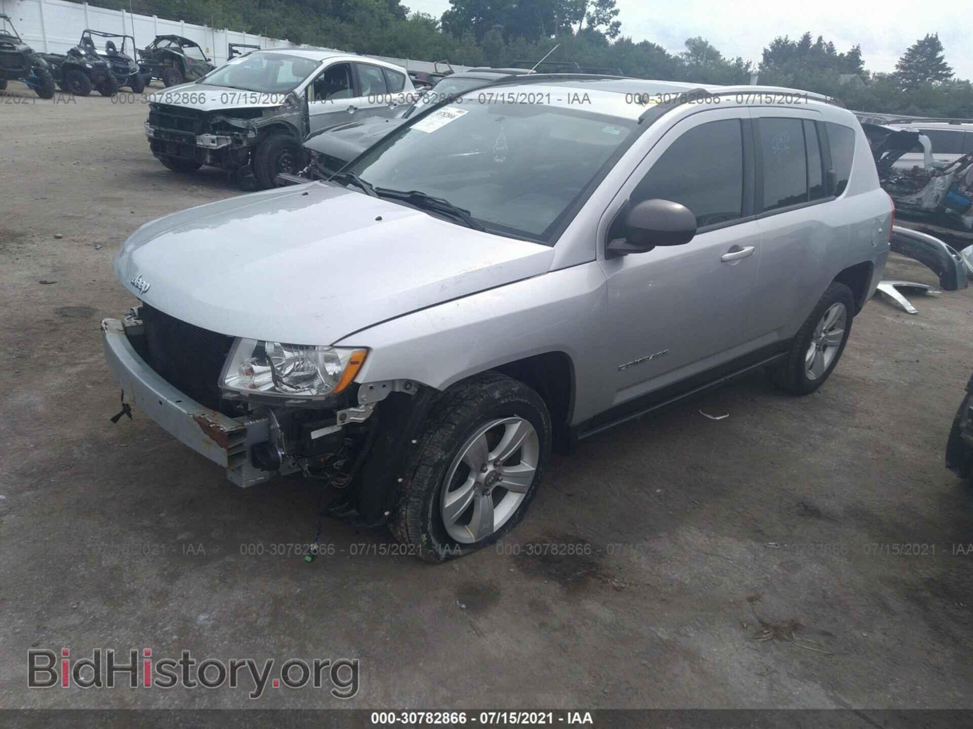2012 JEEP COMPASS - VIN: 1C4NJCEB7CD665652 - Photo 2