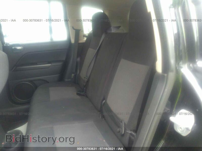 2012 Jeep COMPASS (VIN 1C4NJDBB8CD603283) — photo 8 of 11