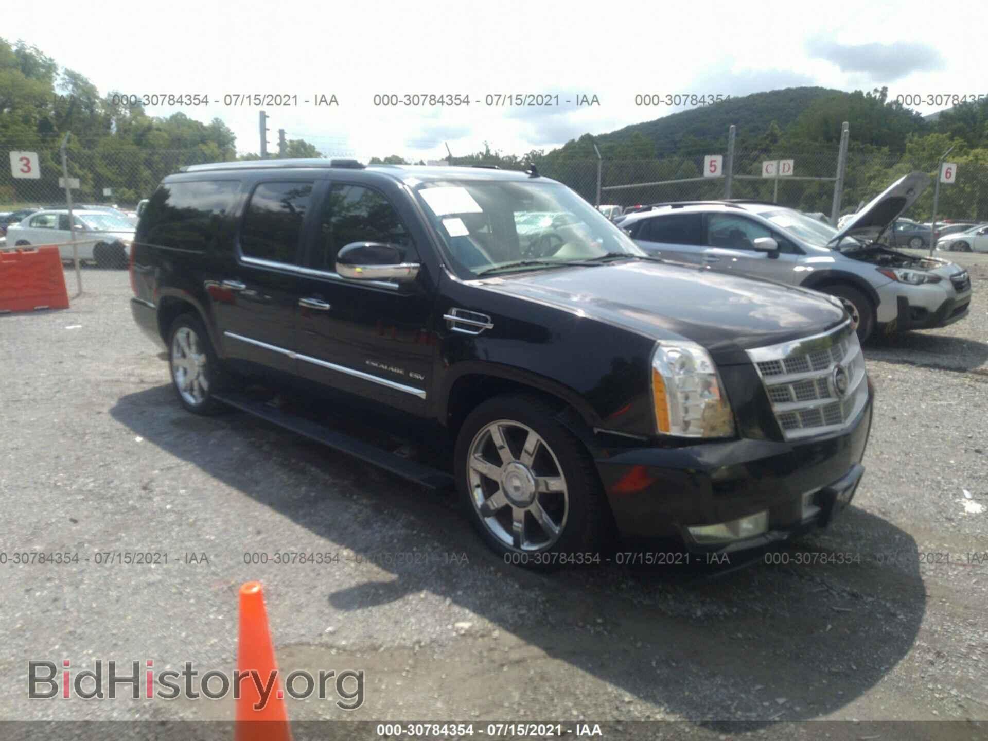 Photo 1GYS4KEF2BR145300 - CADILLAC ESCALADE ESV 2011