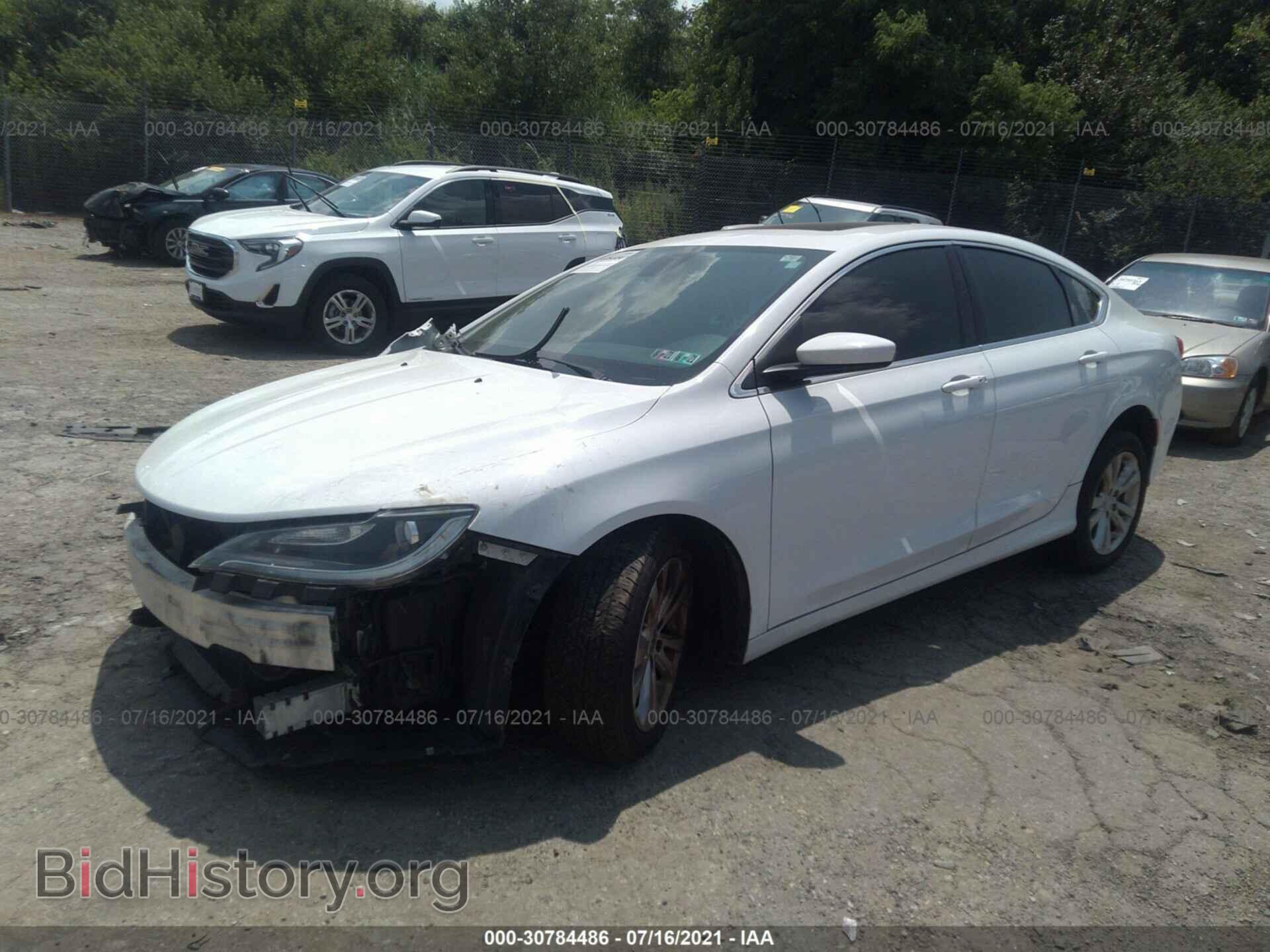 2015 CHRYSLER 200 - VIN: 1C3CCCAB5FN732100 - Фото 2