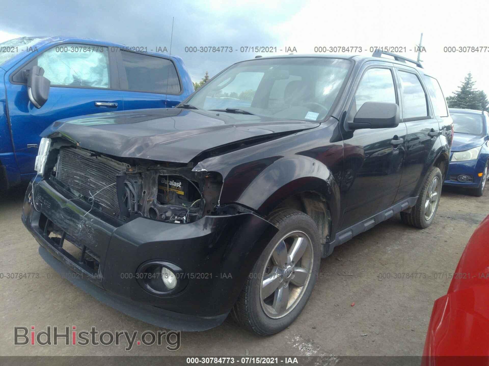 2011 FORD ESCAPE - VIN: 1FMCU0D72BKB71747 - Фото 2