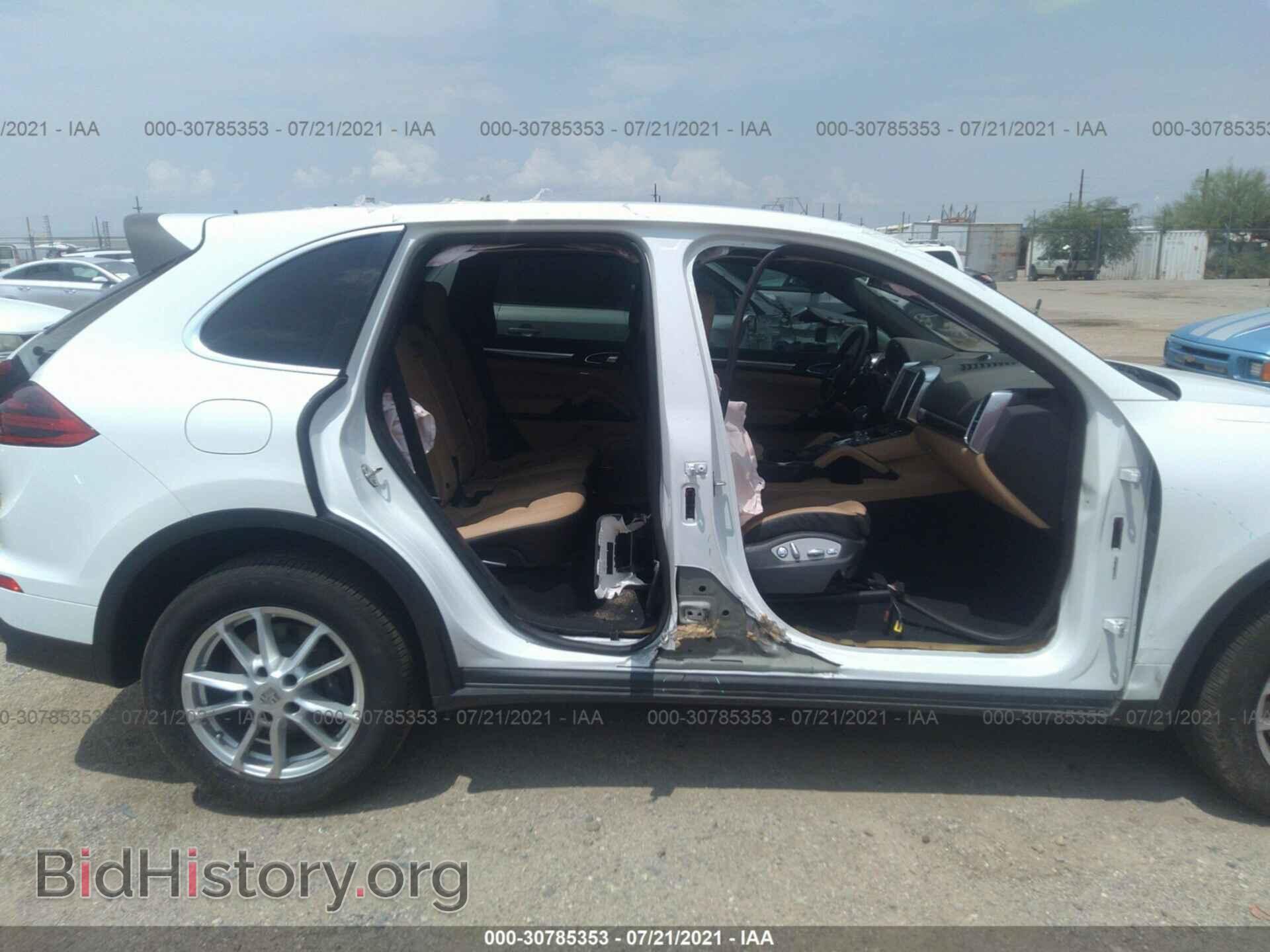 2018 PORSCHE CAYENNE - VIN: WP1AA2A20JKA07645 - Photo 6