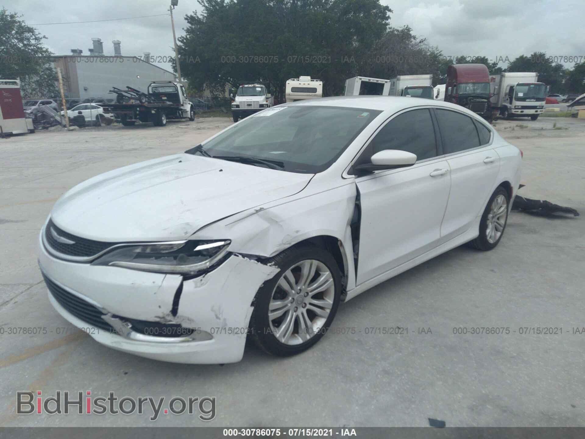 2015 CHRYSLER 200 - VIN: 1C3CCCABXFN557844 - Фото 2