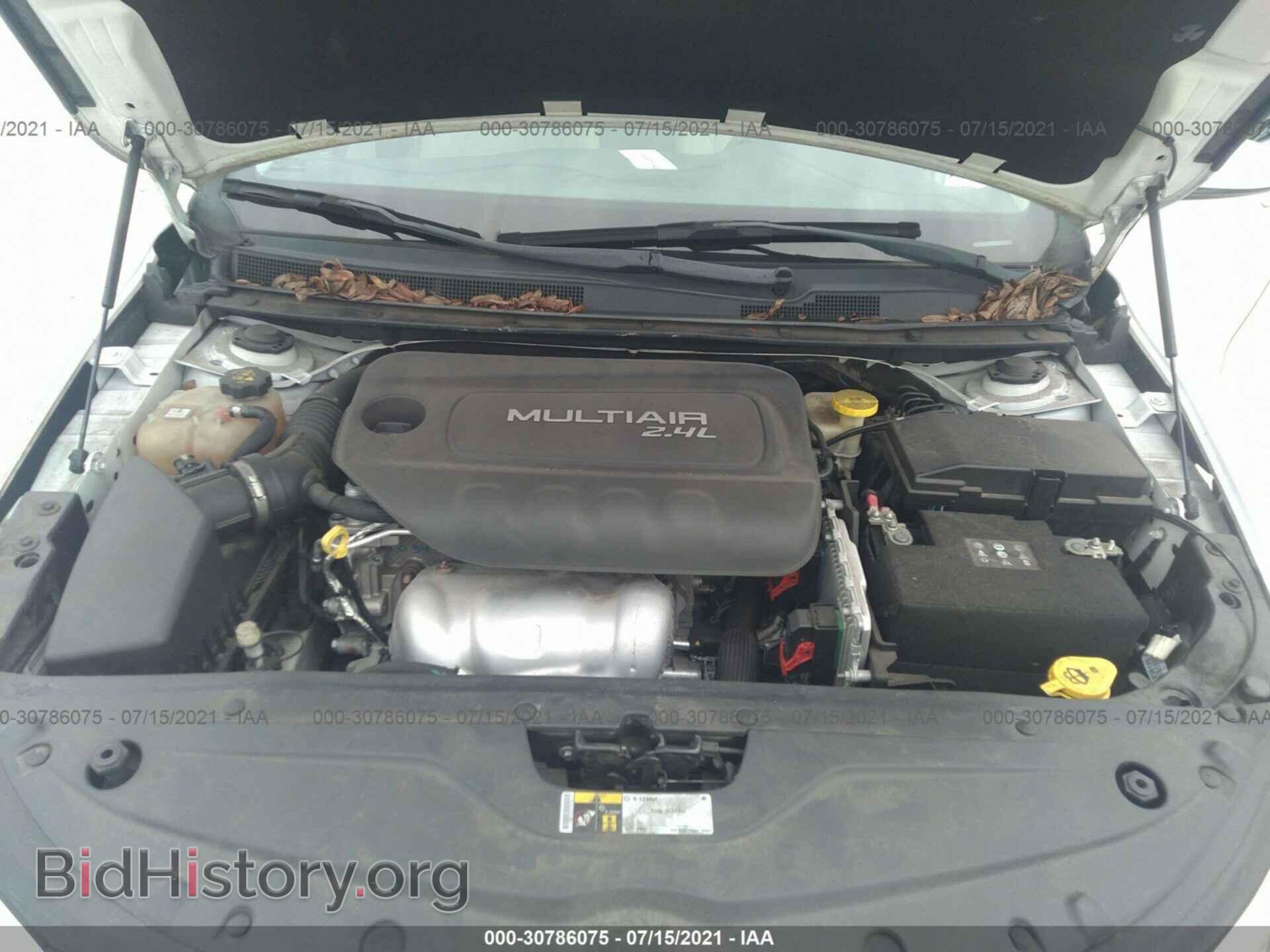 2015 CHRYSLER 200 - VIN: 1C3CCCABXFN557844 - Фото 10