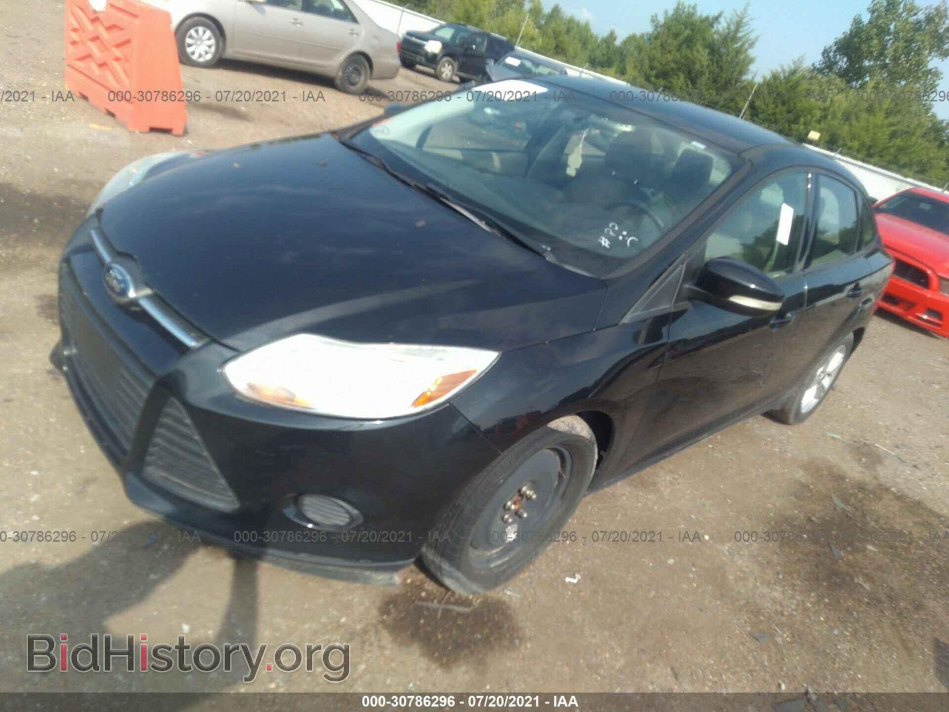 2014 FORD FOCUS - VIN: 1FADP3F27EL126827 - Photo 2