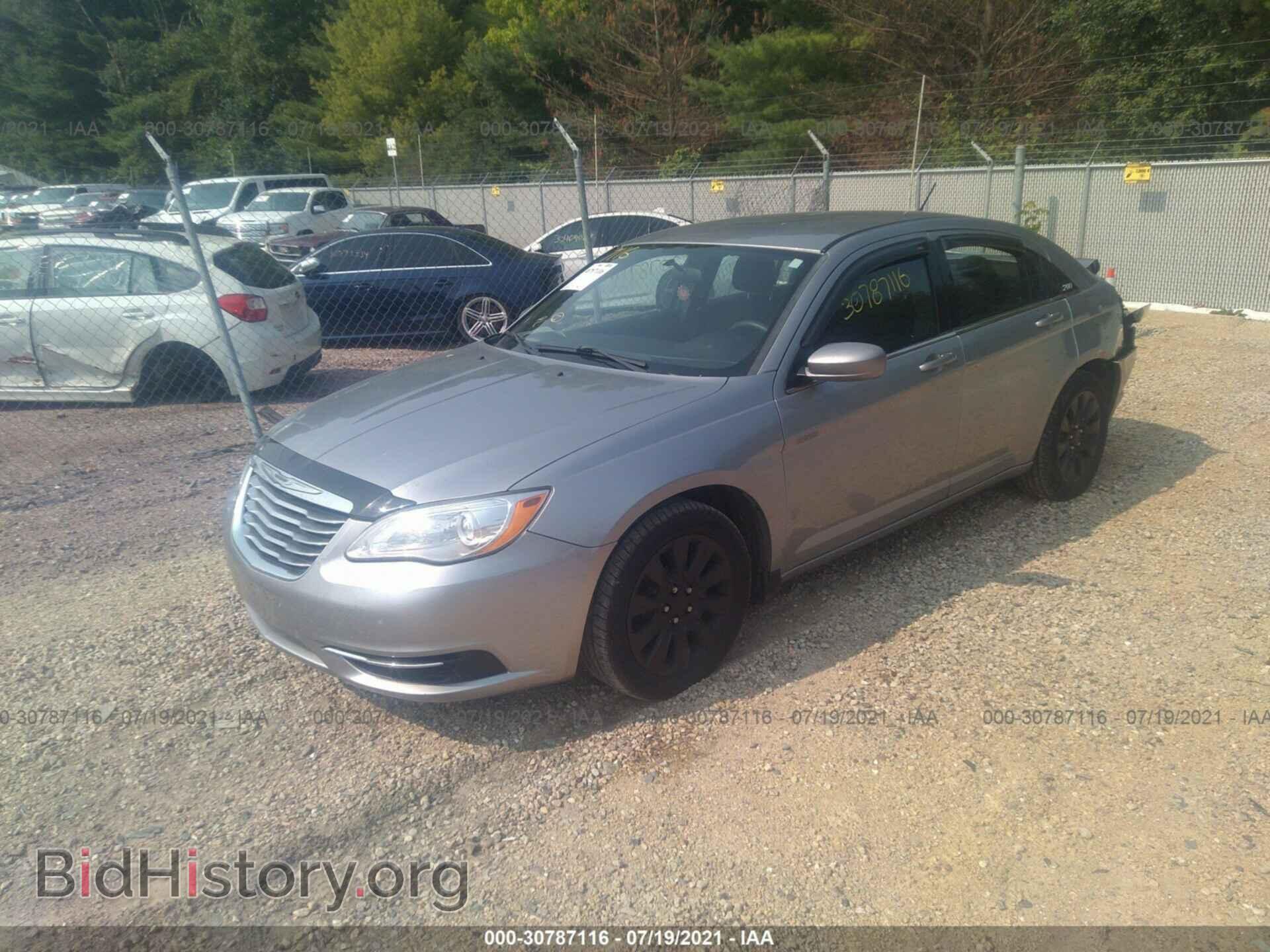2014 CHRYSLER 200 - VIN: 1C3CCBAB8EN124564 - Фото 2