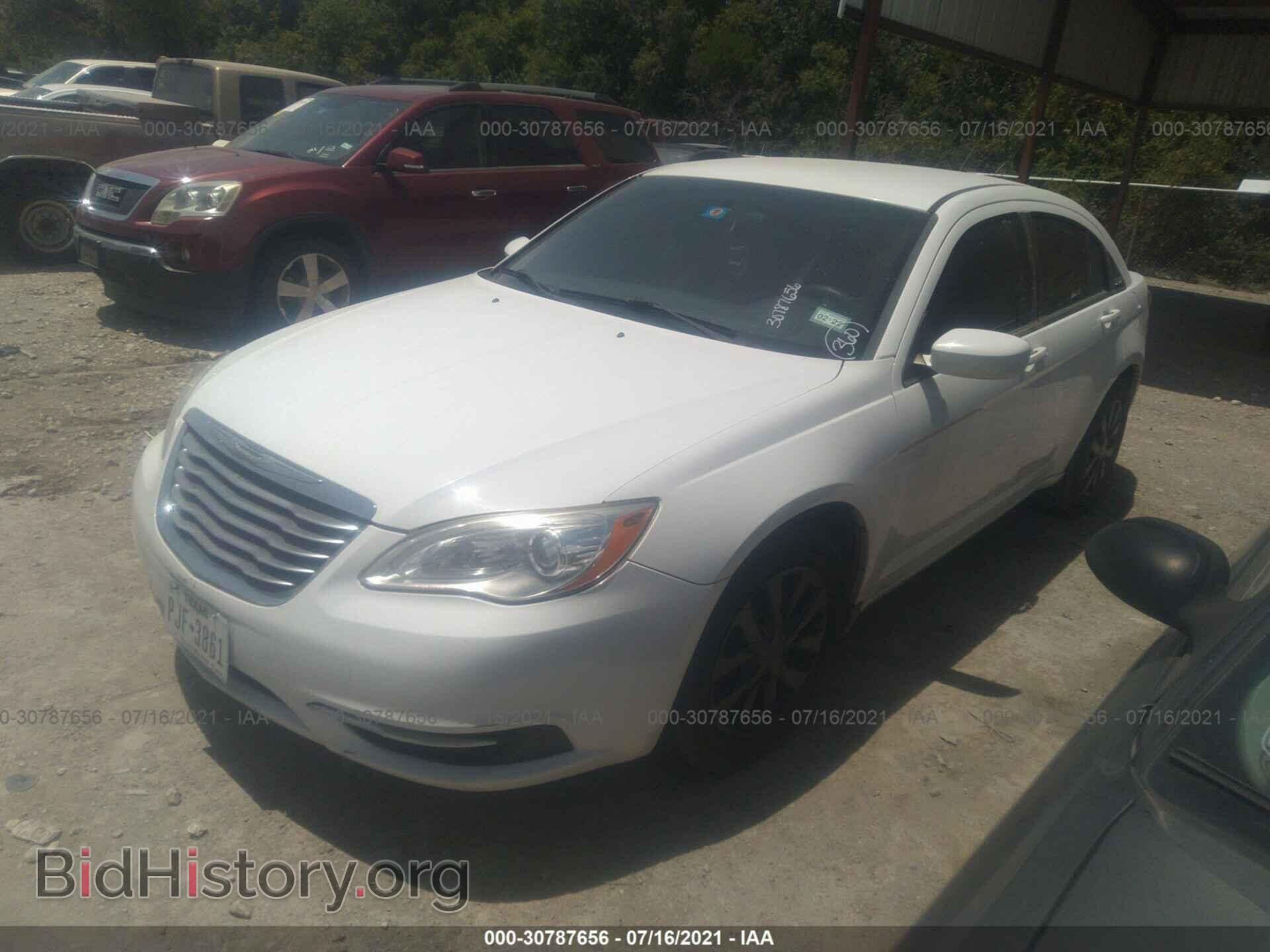 2012 CHRYSLER 200 - VIN: 1C3CCBAB2CN292701 - Фото 2