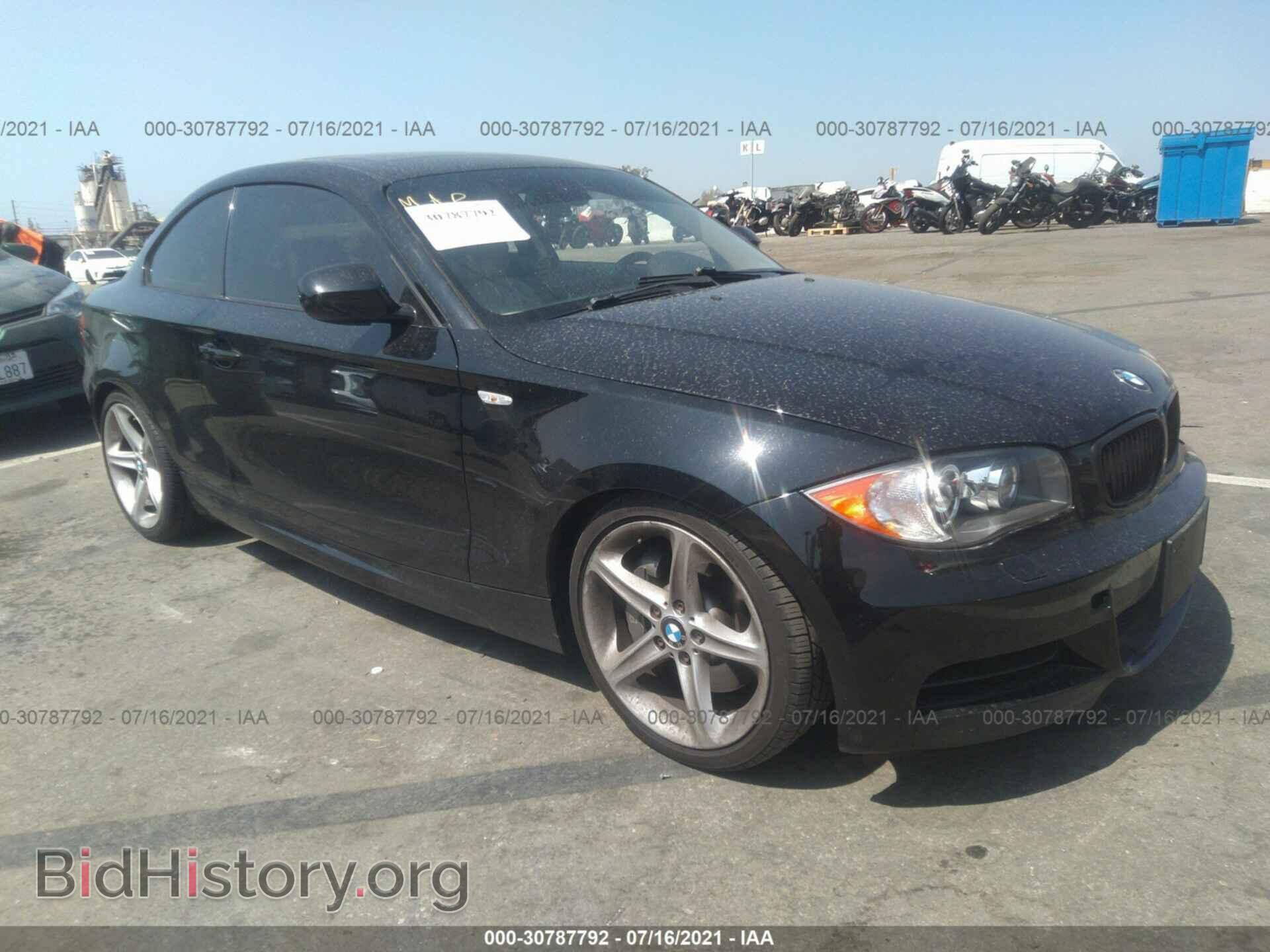 Photo WBAUC9C50BVM10403 - BMW 1 SERIES 2011