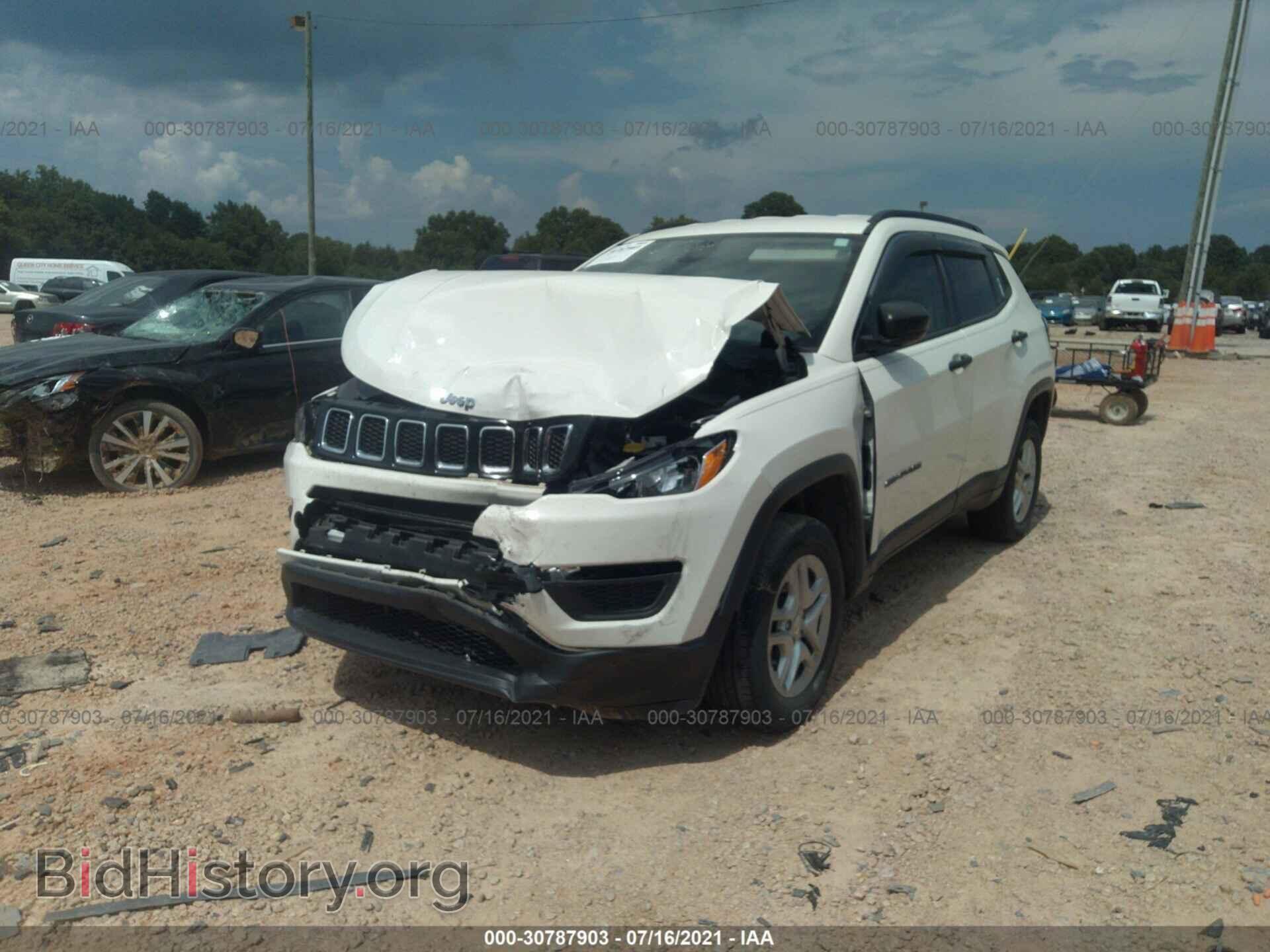 2018 JEEP COMPASS - VIN: 3C4NJDAB5JT131990 - Фото 2