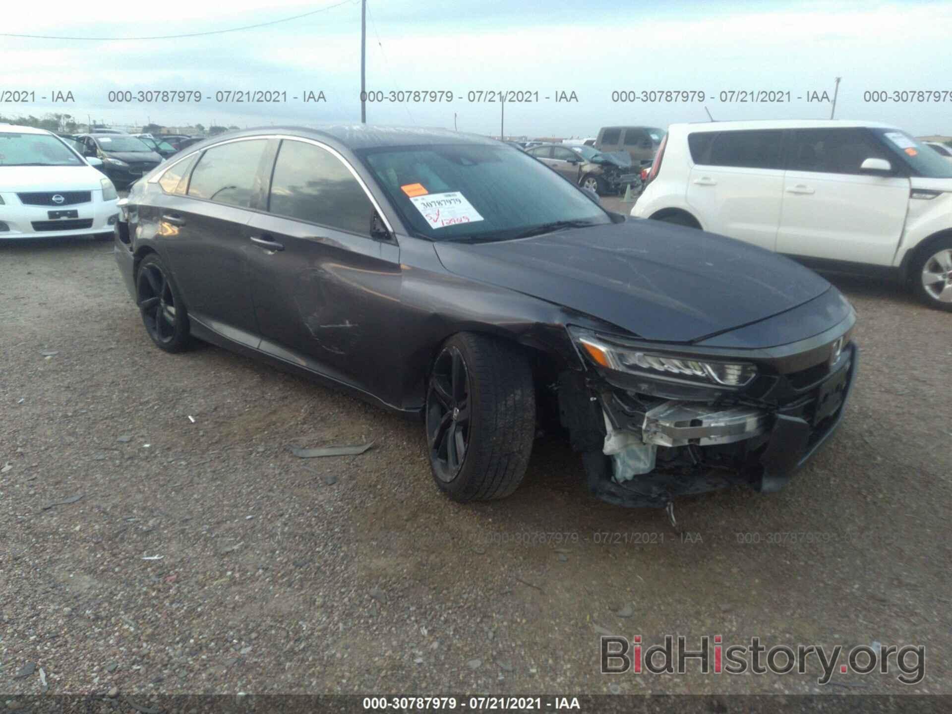 Photo 1HGCV1F37JA231285 - HONDA ACCORD SEDAN 2018