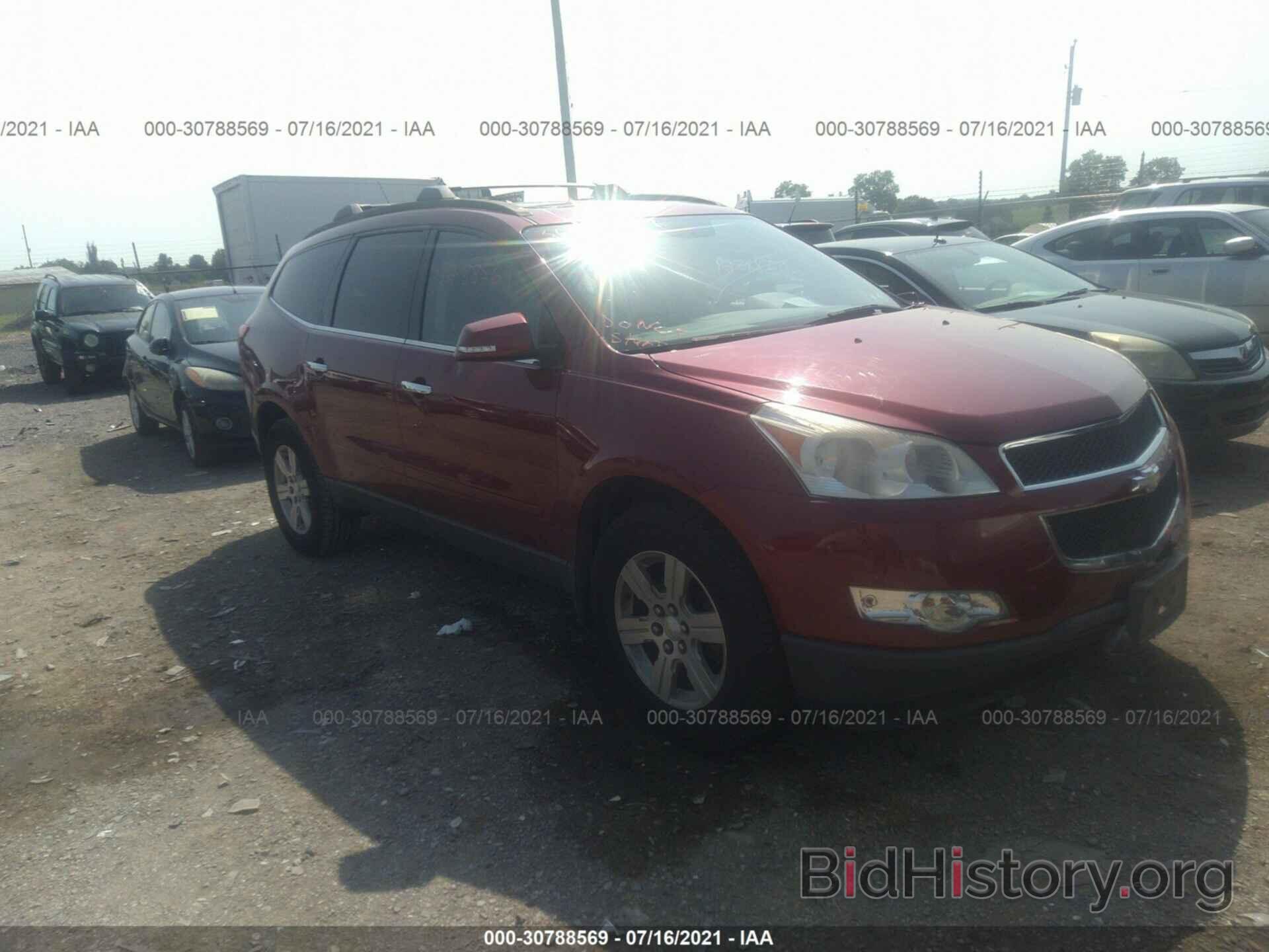 Photo 1GNKVGED6BJ132179 - CHEVROLET TRAVERSE 2011