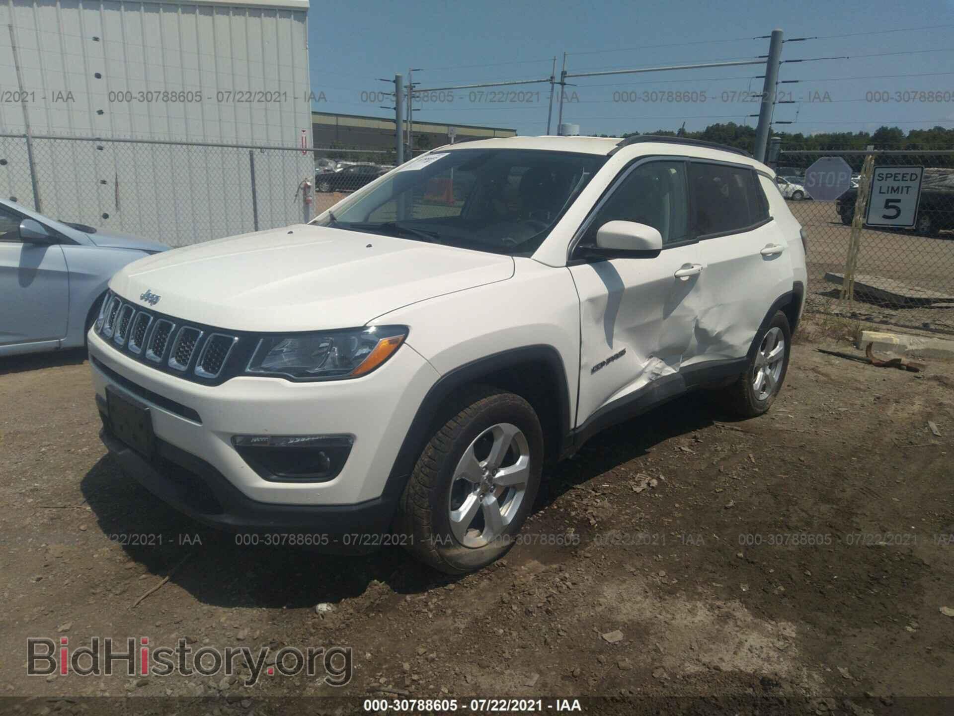 2017 JEEP COMPASS - VIN: 3C4NJDBB1HT628107 - Photo 2