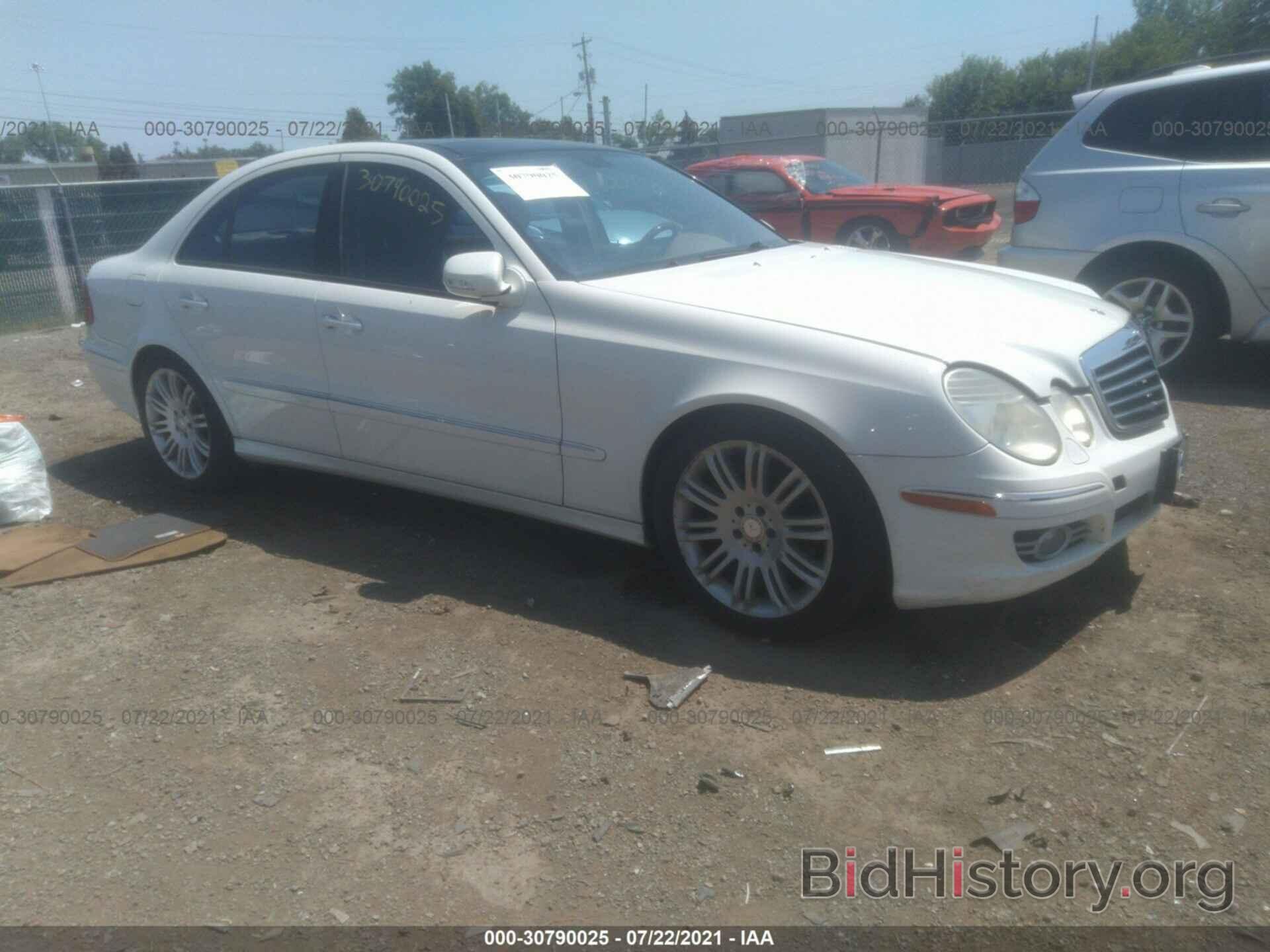 Photo WDBUF87X48B193284 - MERCEDES-BENZ E-CLASS 2008