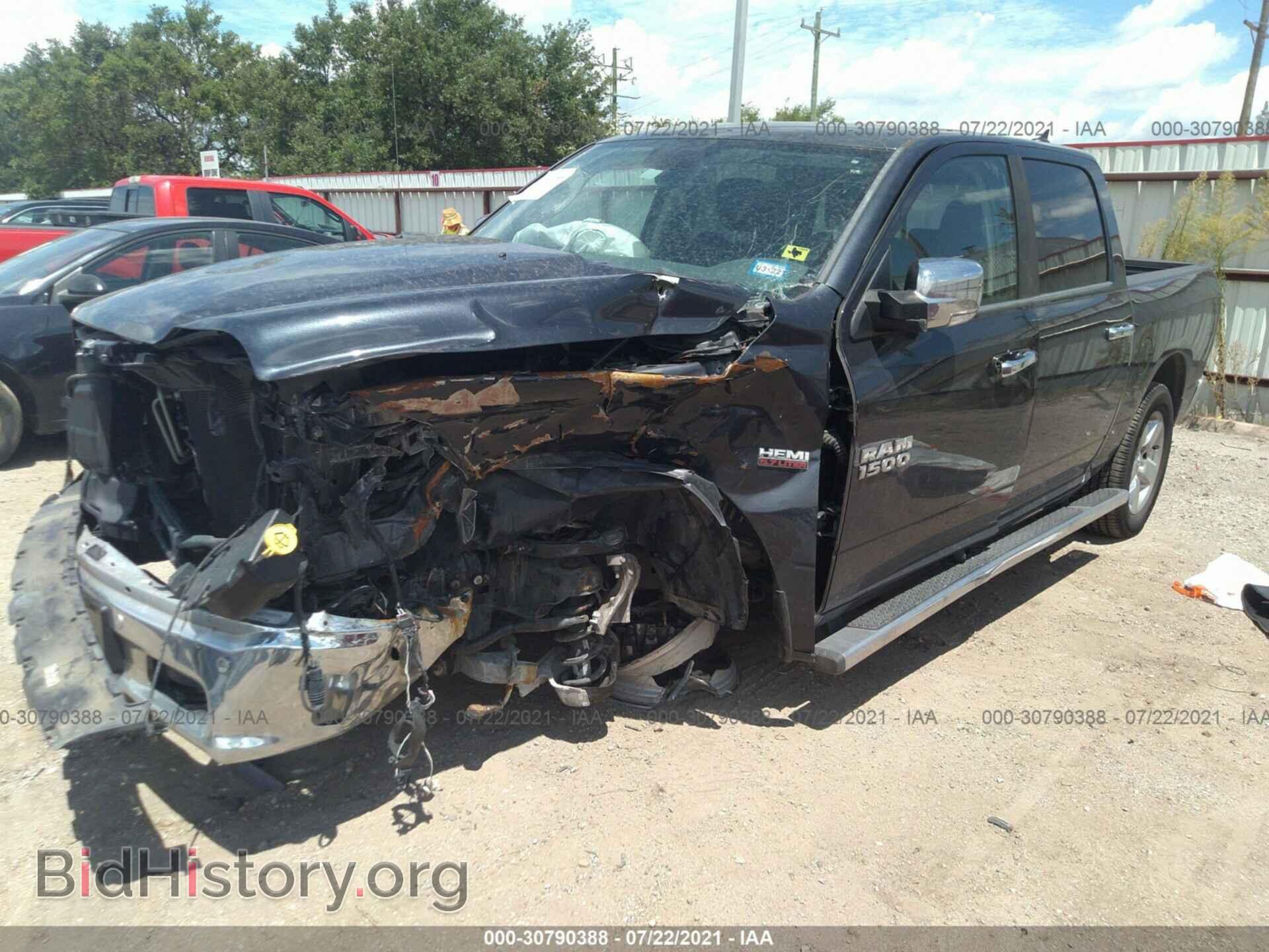 2017 RAM 1500 - VIN: 1C6RR6LT1HS684375 - Photo 2