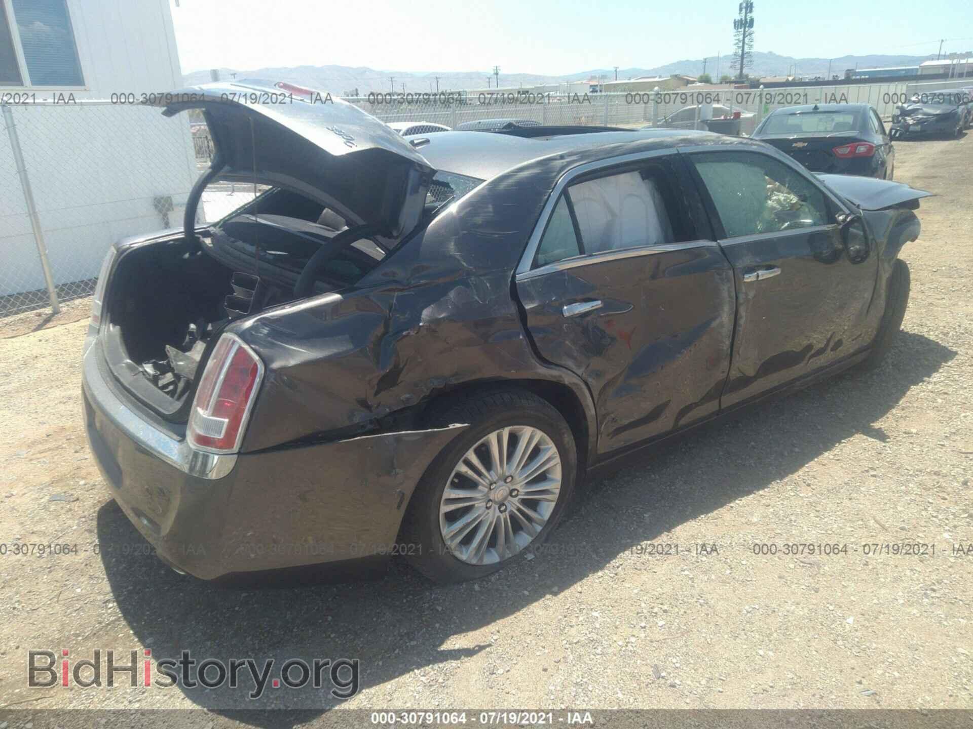 2014 CHRYSLER 300 - VIN: 2C3CCAKG0EH273192 - Фото 4