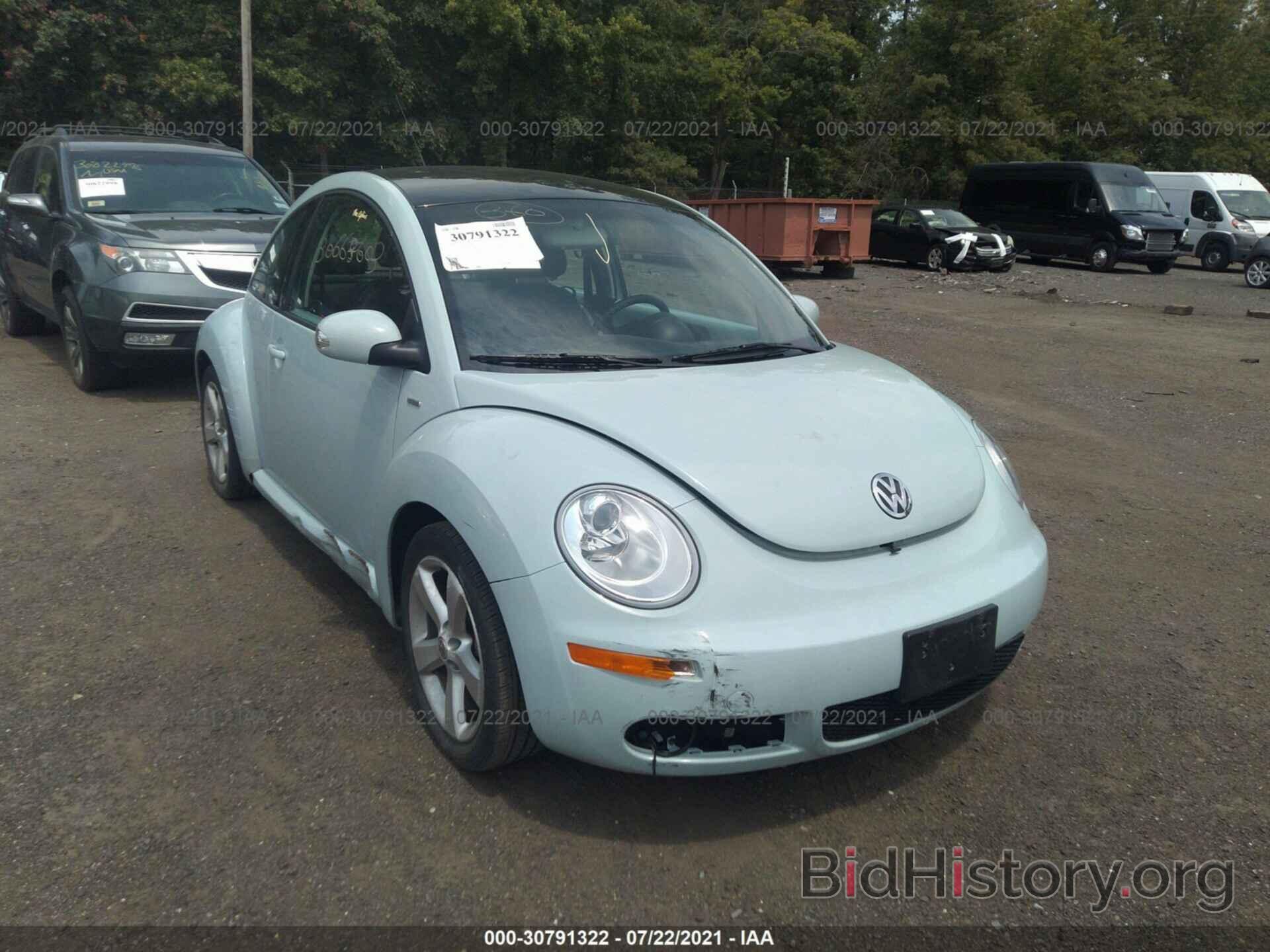 Photo 3VWPG3AG9AM022582 - VOLKSWAGEN NEW BEETLE COUPE 2010