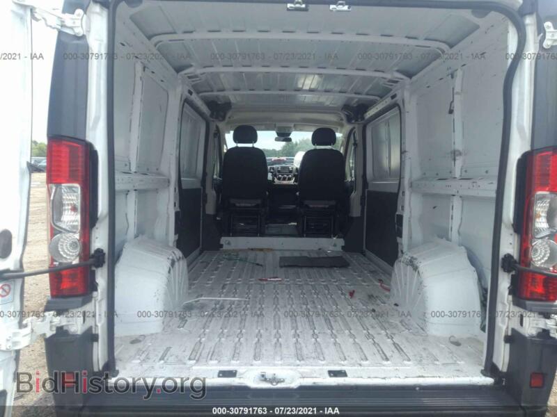 2017 RAM PROMASTER CARGO VAN (VIN 3C6TRVAG5HE542684) — photo 8 of 11