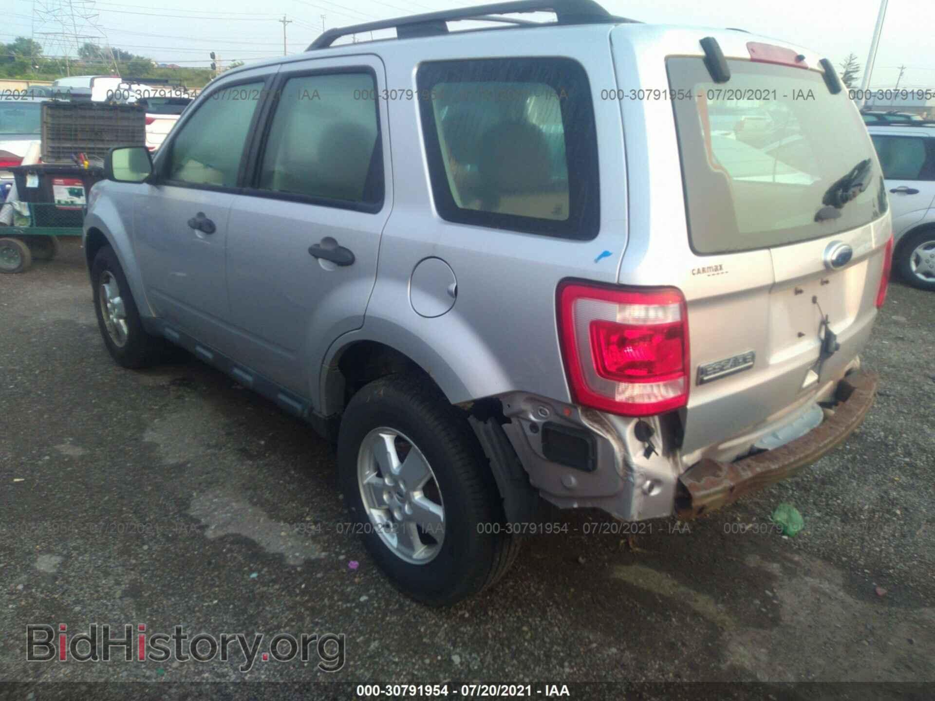 2011 FORD ESCAPE - VIN: 1FMCU0C76BKB33200 - Фото 3
