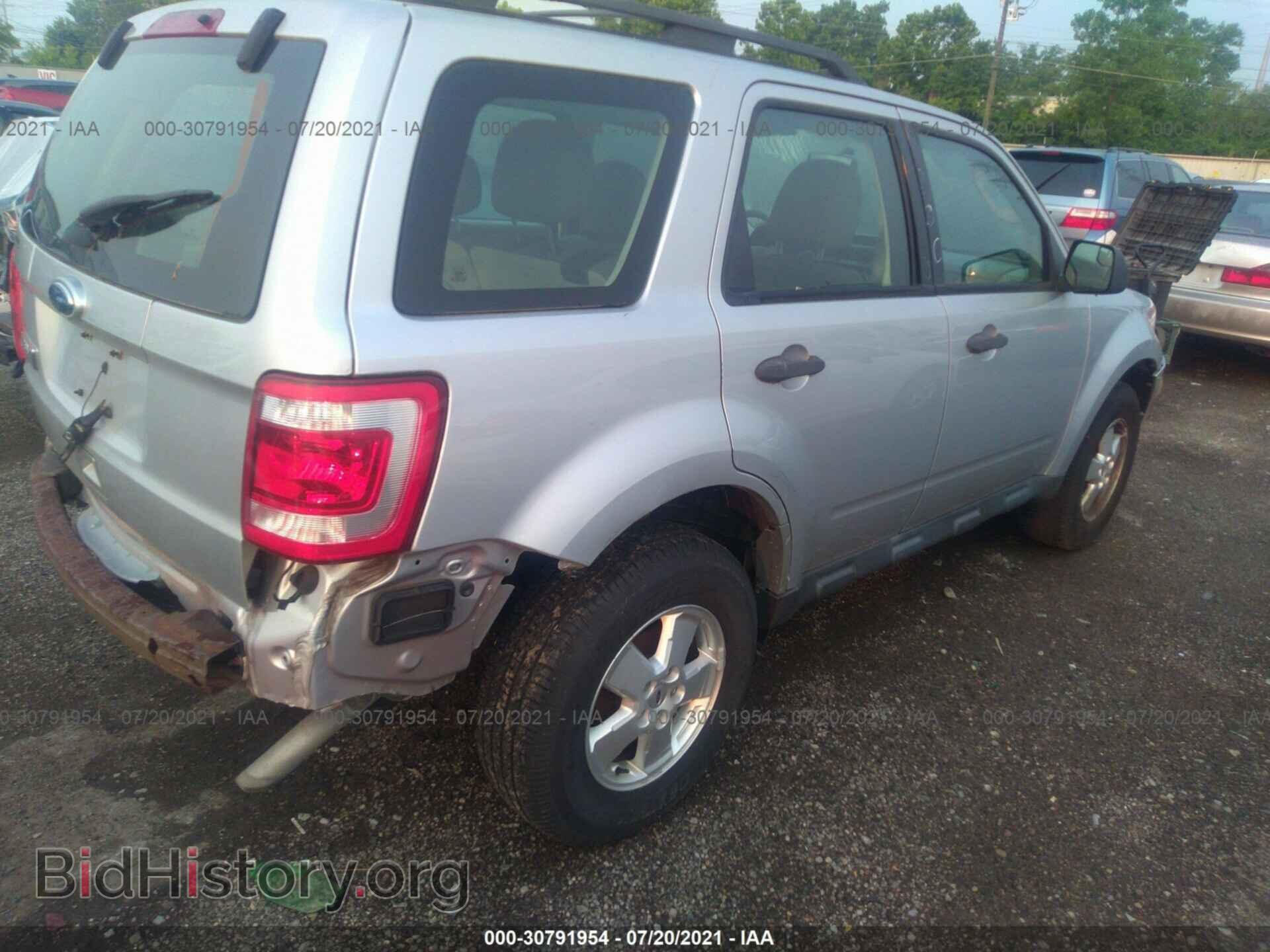 2011 FORD ESCAPE - VIN: 1FMCU0C76BKB33200 - Фото 4
