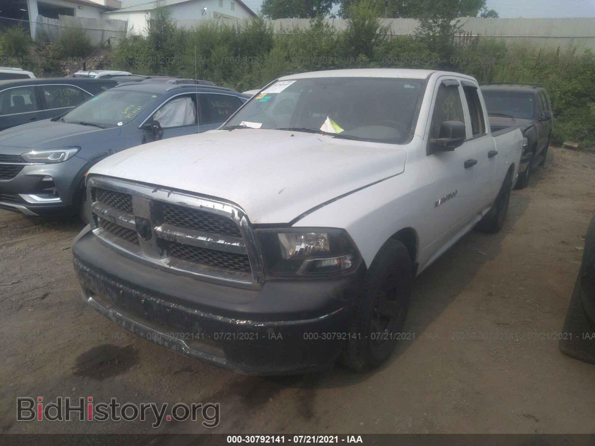 2011 RAM 1500 - VIN: 1D7RB1GP5BS606840 - Фото 2
